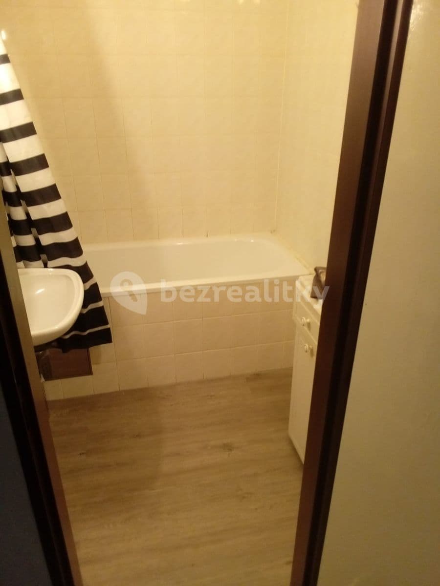 Prenájom bytu 3-izbový 73 m², Láskova, Praha, Praha Prenájom bytu 3-izbový 73 m², Láskova, Praha, Praha