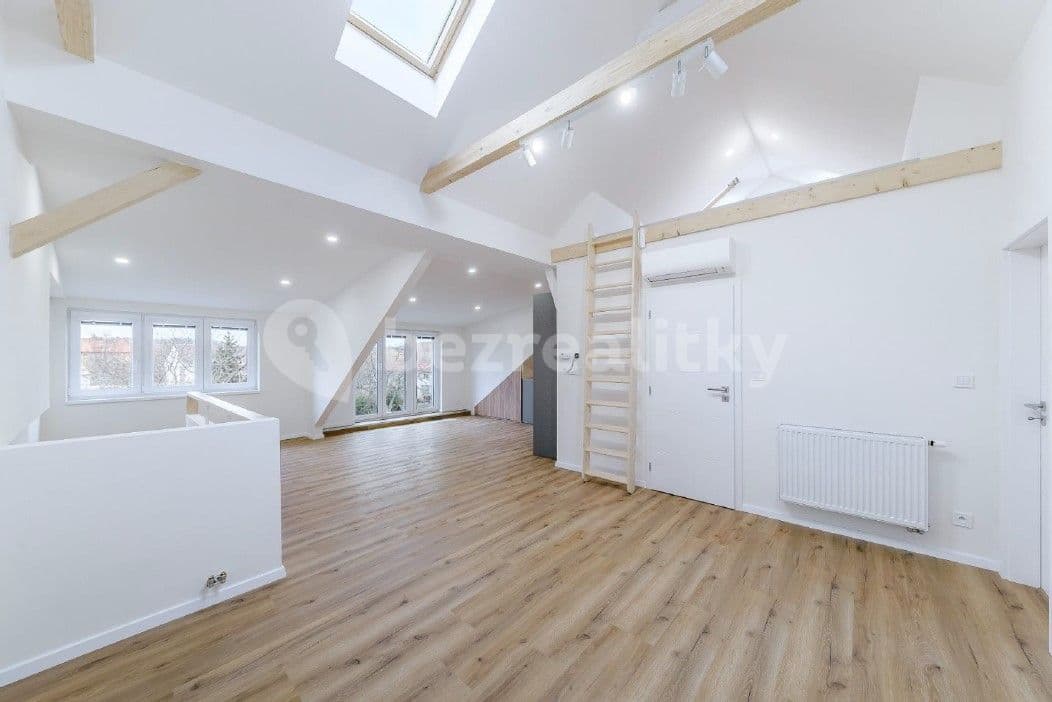 Prenájom bytu 3-izbový 80 m², Legionářů, Praha, Praha Prenájom bytu 3-izbový 80 m², Legionářů, Praha, Praha