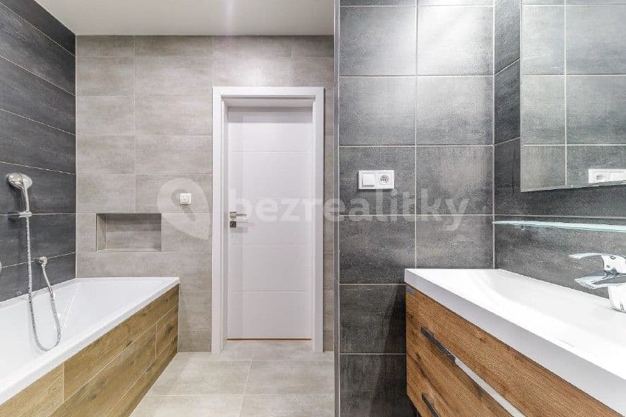 Prenájom bytu 3-izbový 80 m², Legionářů, Praha, Praha Prenájom bytu 3-izbový 80 m², Legionářů, Praha, Praha