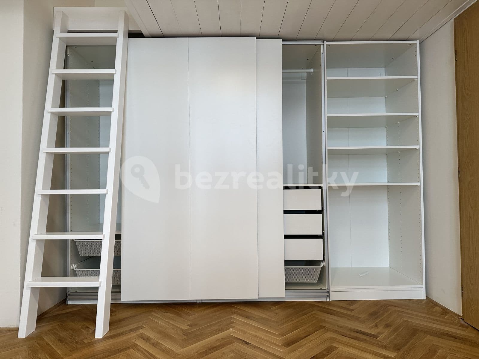 Prenájom bytu 2-izbový 40 m², Hartigova, Praha, Praha Prenájom bytu 2-izbový 40 m², Hartigova, Praha, Praha