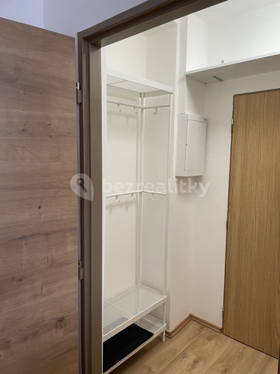 Prenájom bytu 1-izbový 38 m², Duškova, Praha, Praha Prenájom bytu 1-izbový 38 m², Duškova, Praha, Praha