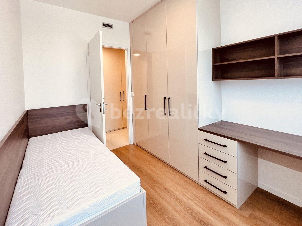 Prenájom bytu 3-izbový 65 m², U Plynárny, Praha, Praha