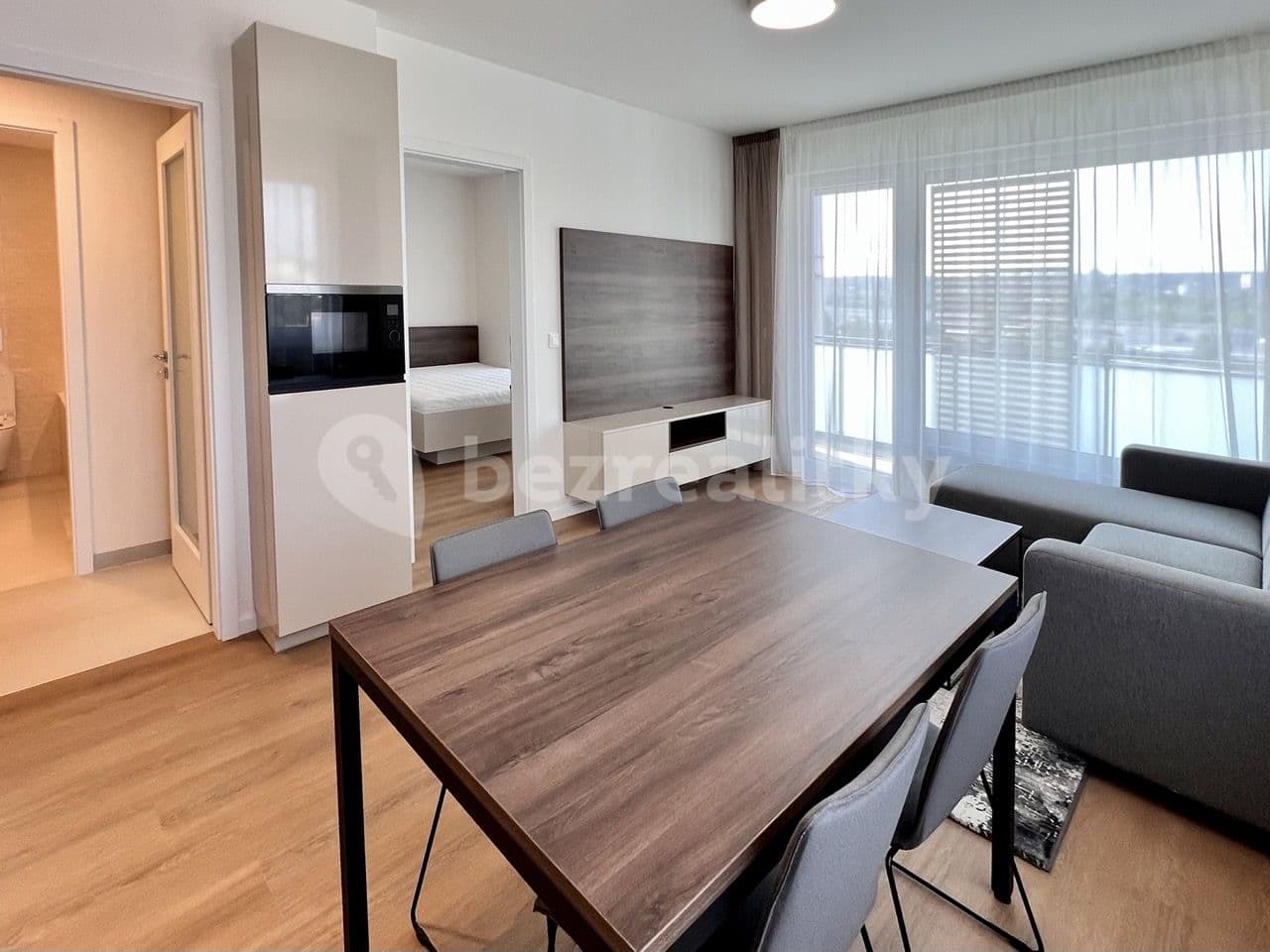 Prenájom bytu 3-izbový 65 m², U Plynárny, Praha, Praha