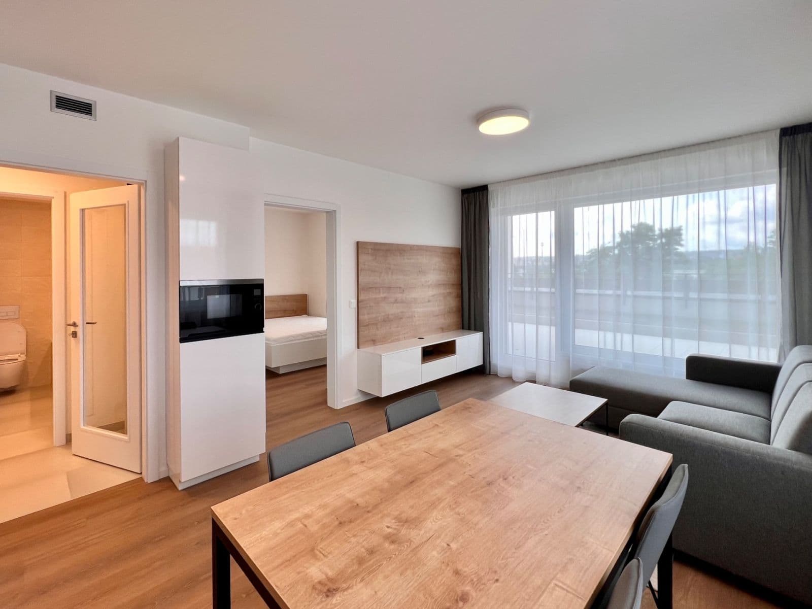 Prenájom bytu 3-izbový 65 m², U Plynárny, Praha, Praha Prenájom bytu 3-izbový 65 m², U Plynárny, Praha, Praha