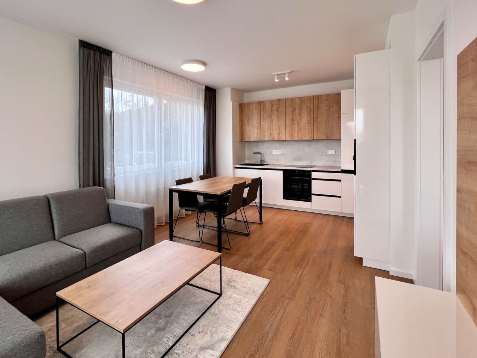 Prenájom bytu 3-izbový 65 m², U Plynárny, Praha, Praha Prenájom bytu 3-izbový 65 m², U Plynárny, Praha, Praha