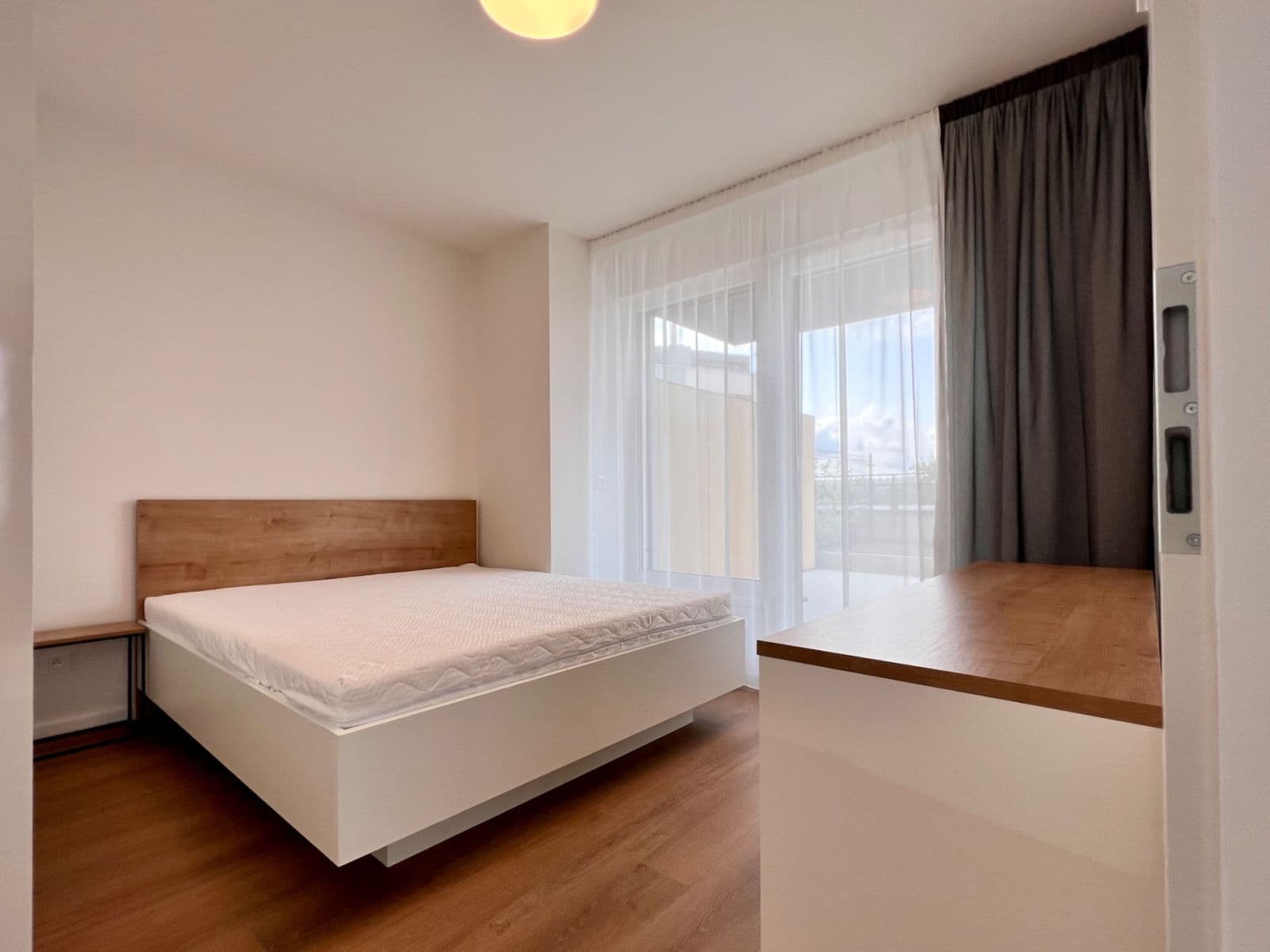 Prenájom bytu 3-izbový 65 m², U Plynárny, Praha, Praha Prenájom bytu 3-izbový 65 m², U Plynárny, Praha, Praha