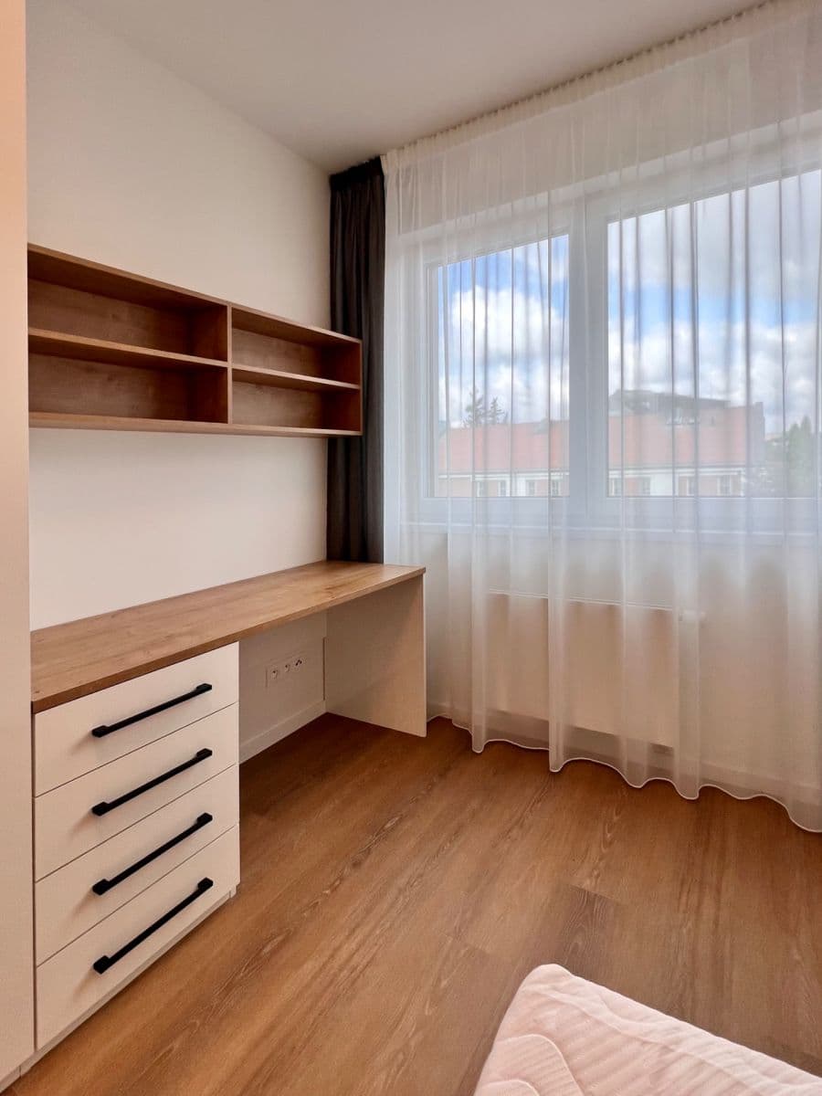 Prenájom bytu 3-izbový 65 m², U Plynárny, Praha, Praha Prenájom bytu 3-izbový 65 m², U Plynárny, Praha, Praha