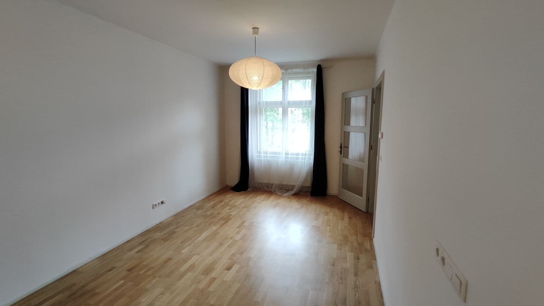 Prenájom bytu 1-izbový 42 m², Nemocniční, Praha, Praha Prenájom bytu 1-izbový 42 m², Nemocniční, Praha, Praha