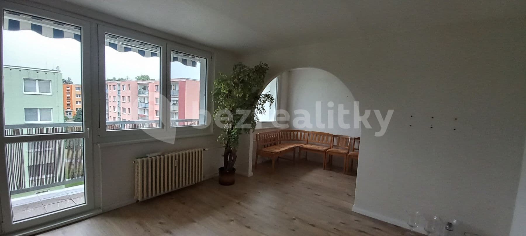 Prenájom bytu 4-izbový 86 m², Sídliště Ⅱ, Kamenice, Středočeský kraj Prenájom bytu 4-izbový 86 m², Sídliště Ⅱ, Kamenice, Středočeský kraj