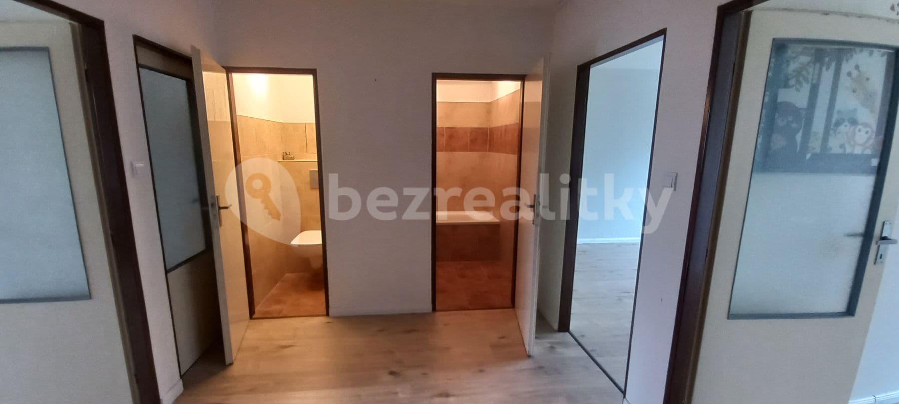 Prenájom bytu 4-izbový 86 m², Sídliště Ⅱ, Kamenice, Středočeský kraj Prenájom bytu 4-izbový 86 m², Sídliště Ⅱ, Kamenice, Středočeský kraj