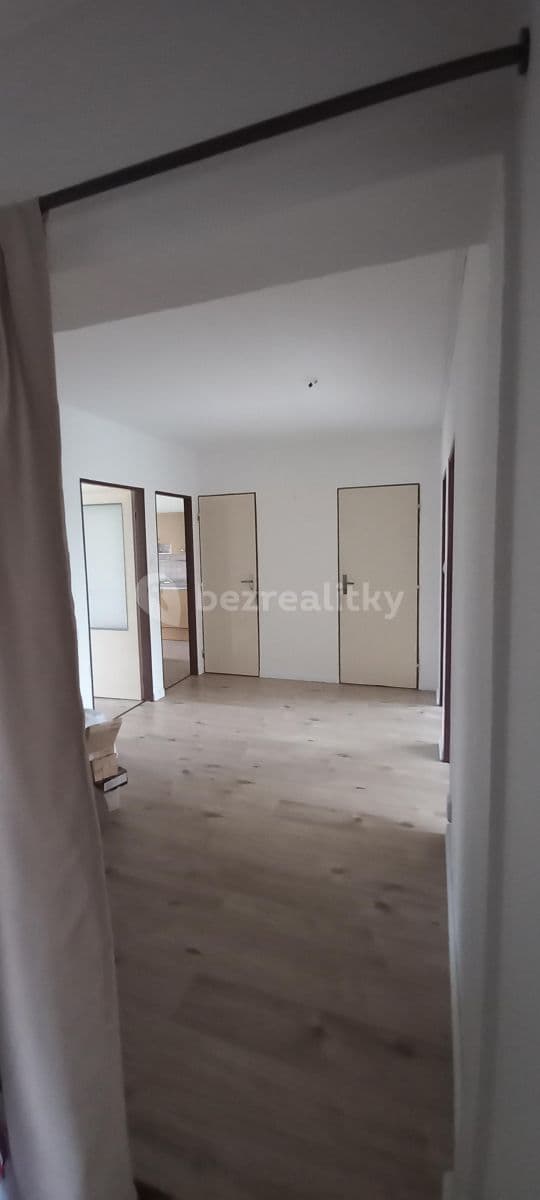 Prenájom bytu 4-izbový 86 m², Sídliště Ⅱ, Kamenice, Středočeský kraj Prenájom bytu 4-izbový 86 m², Sídliště Ⅱ, Kamenice, Středočeský kraj