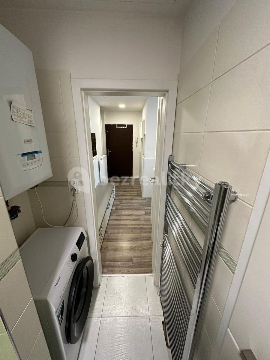 Prenájom bytu 2-izbový 46 m², Ruská, Praha, Praha Prenájom bytu 2-izbový 46 m², Ruská, Praha, Praha