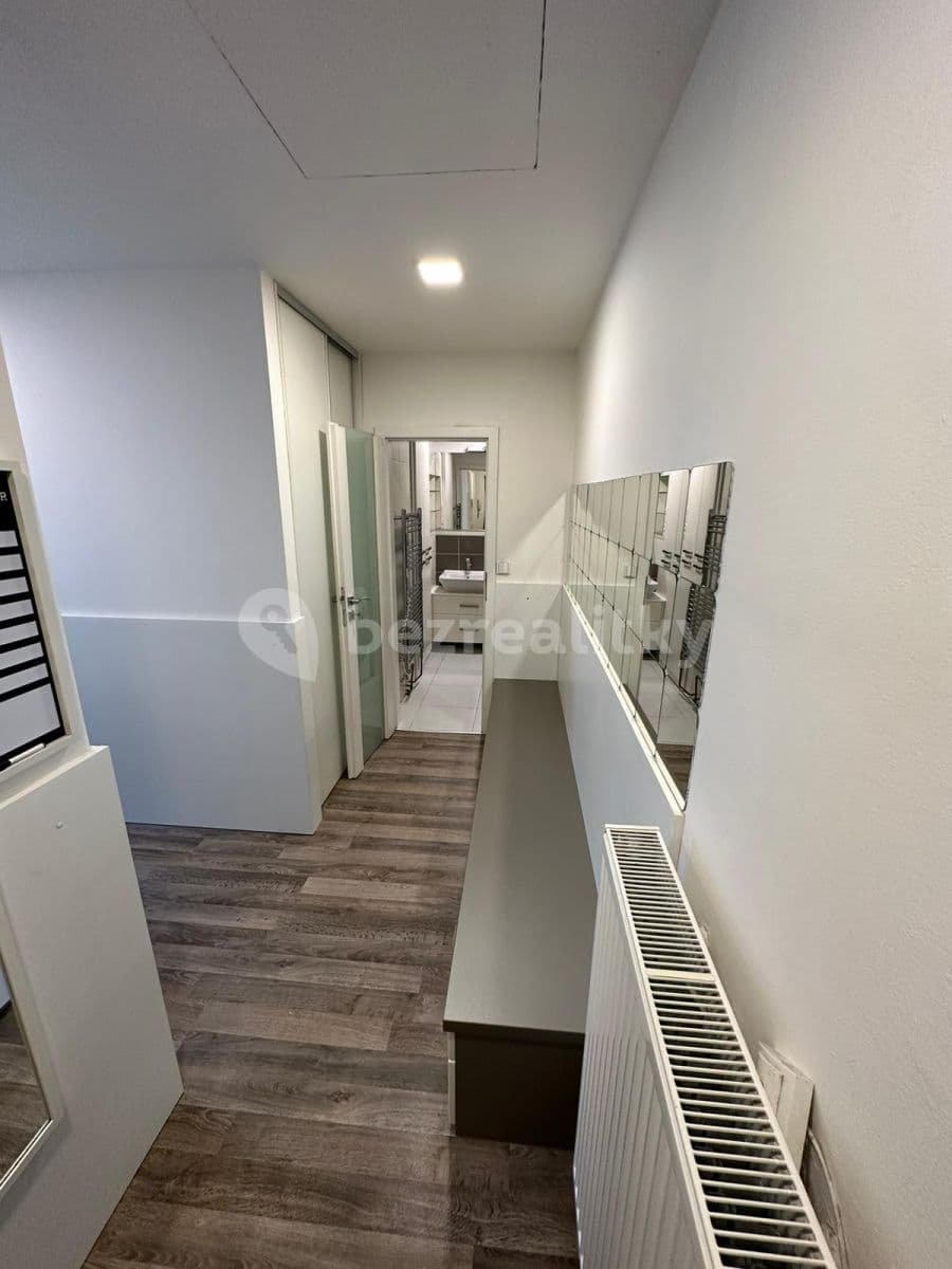 Prenájom bytu 2-izbový 46 m², Ruská, Praha, Praha Prenájom bytu 2-izbový 46 m², Ruská, Praha, Praha