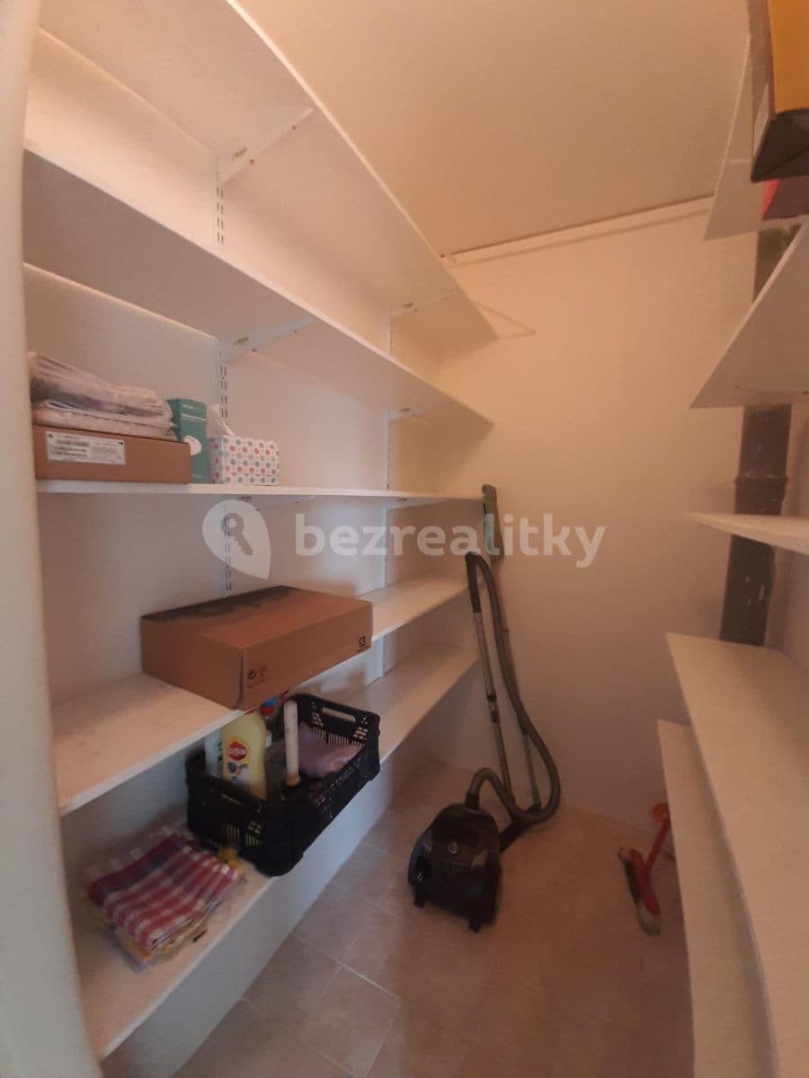 Prenájom bytu 3-izbový 77 m², Šiškova, Praha, Praha Prenájom bytu 3-izbový 77 m², Šiškova, Praha, Praha