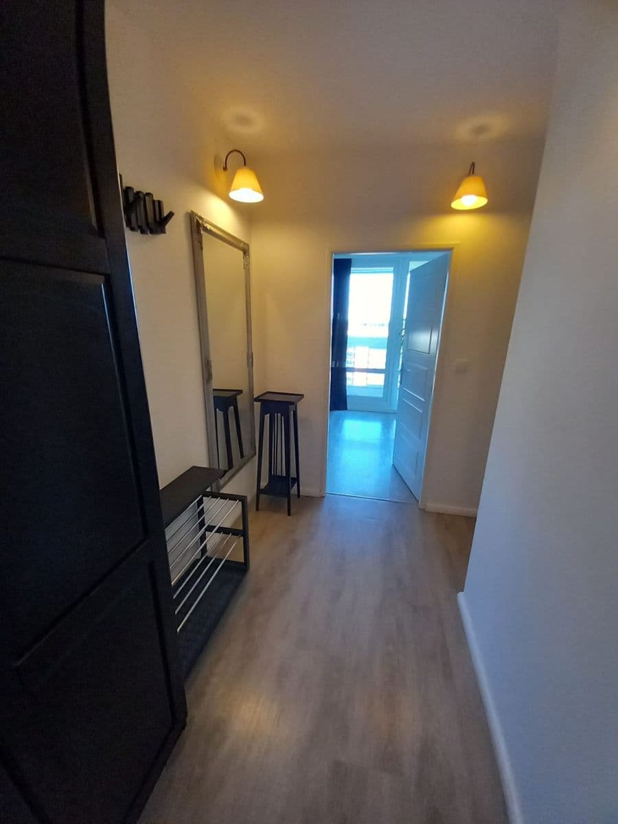 Prenájom bytu 3-izbový 77 m², Šiškova, Praha, Praha Prenájom bytu 3-izbový 77 m², Šiškova, Praha, Praha
