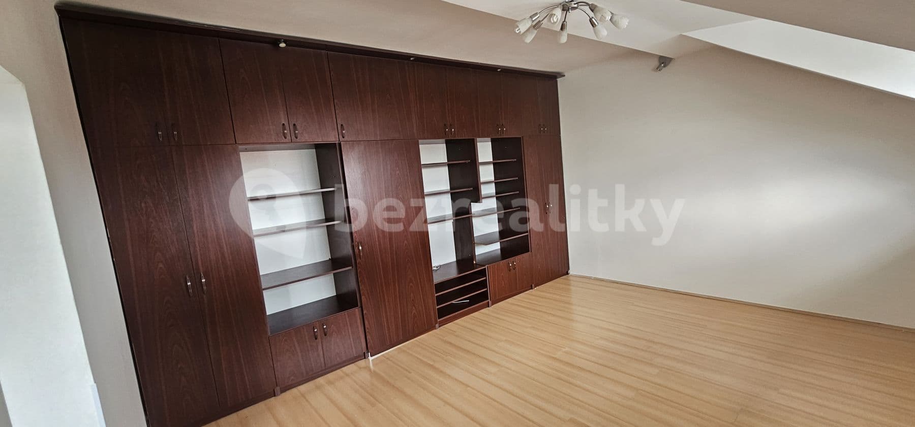 Prenájom bytu 3-izbový 72 m², gen. Klapálka, Kladno, Středočeský kraj Prenájom bytu 3-izbový 72 m², gen. Klapálka, Kladno, Středočeský kraj