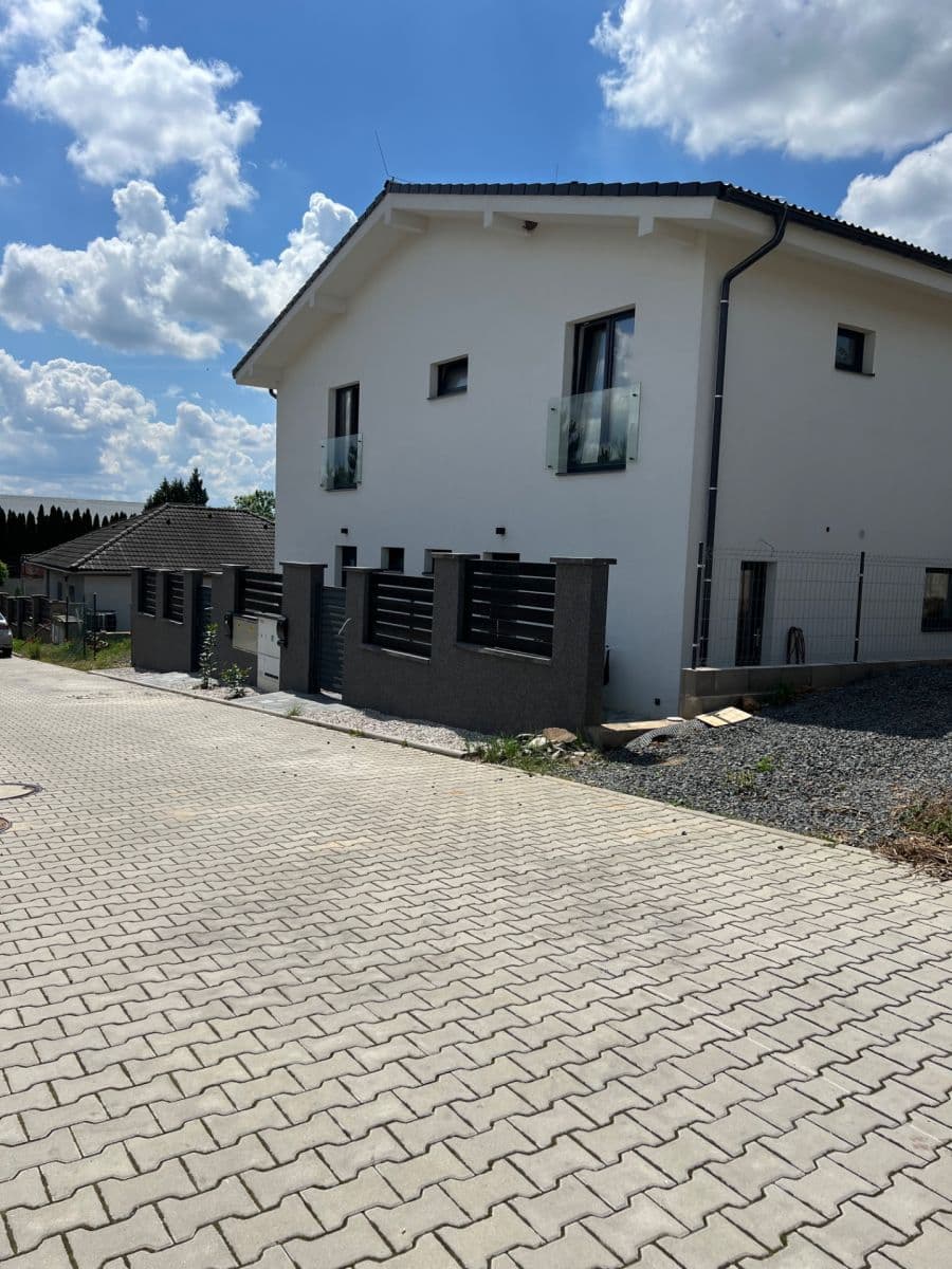 Prenájom domu 135 m², pozemek 250 m², Západní, Klíčany, Středočeský kraj Prenájom domu 135 m², pozemek 250 m², Západní, Klíčany, Středočeský kraj