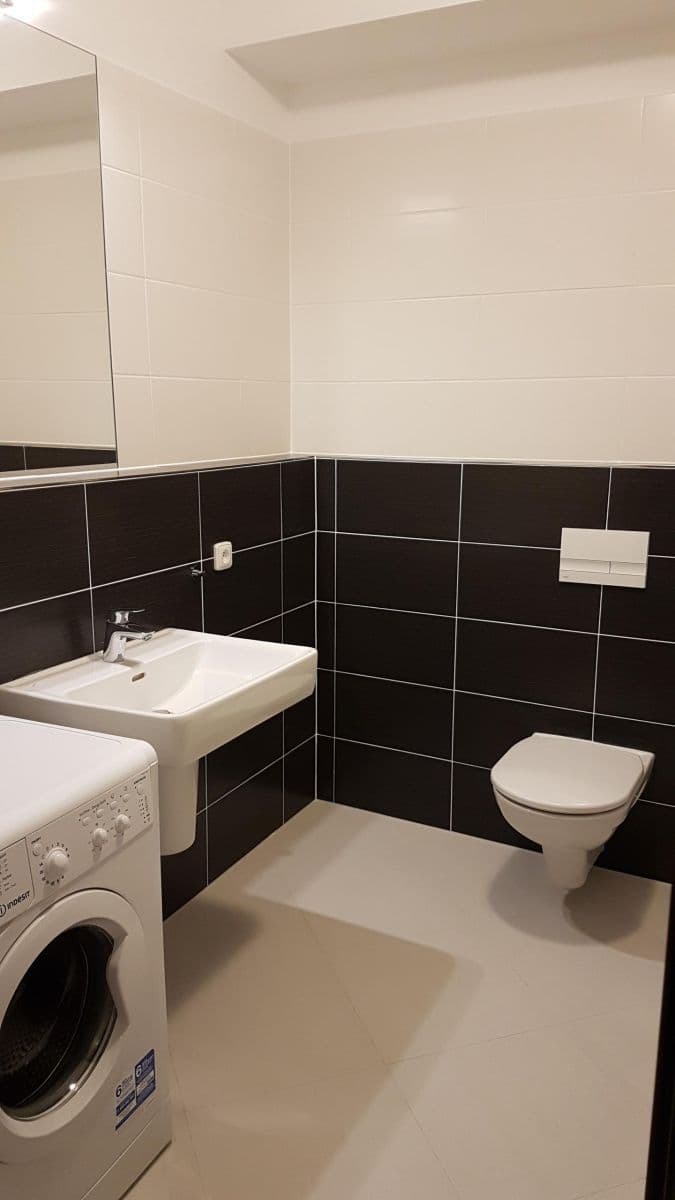 Prenájom bytu 1-izbový 31 m², Honzíkova, Praha, Praha Prenájom bytu 1-izbový 31 m², Honzíkova, Praha, Praha