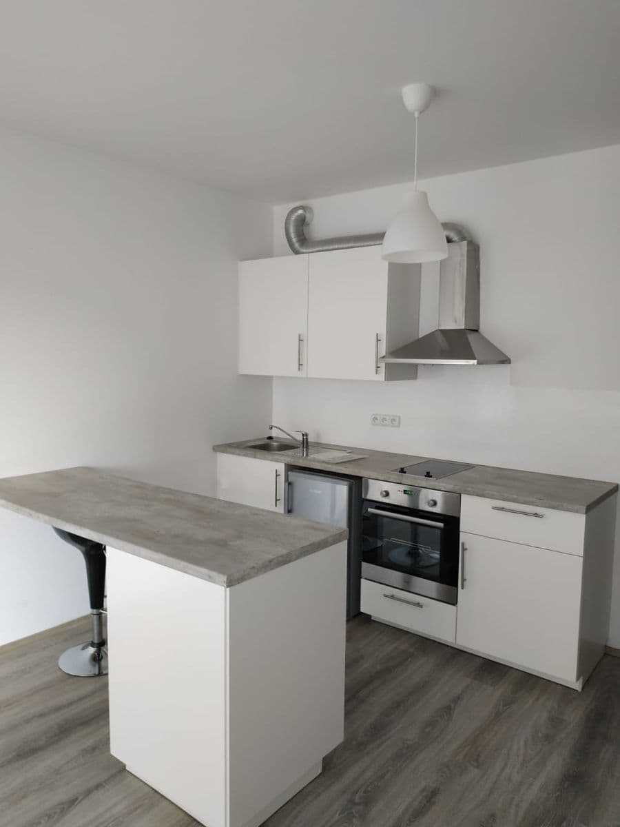 Prenájom bytu 1-izbový 31 m², Honzíkova, Praha, Praha Prenájom bytu 1-izbový 31 m², Honzíkova, Praha, Praha