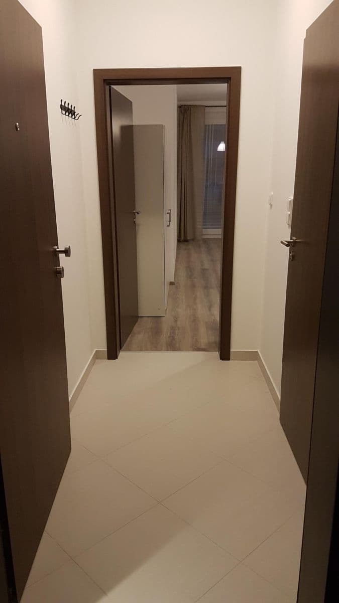 Prenájom bytu 1-izbový 31 m², Honzíkova, Praha, Praha Prenájom bytu 1-izbový 31 m², Honzíkova, Praha, Praha