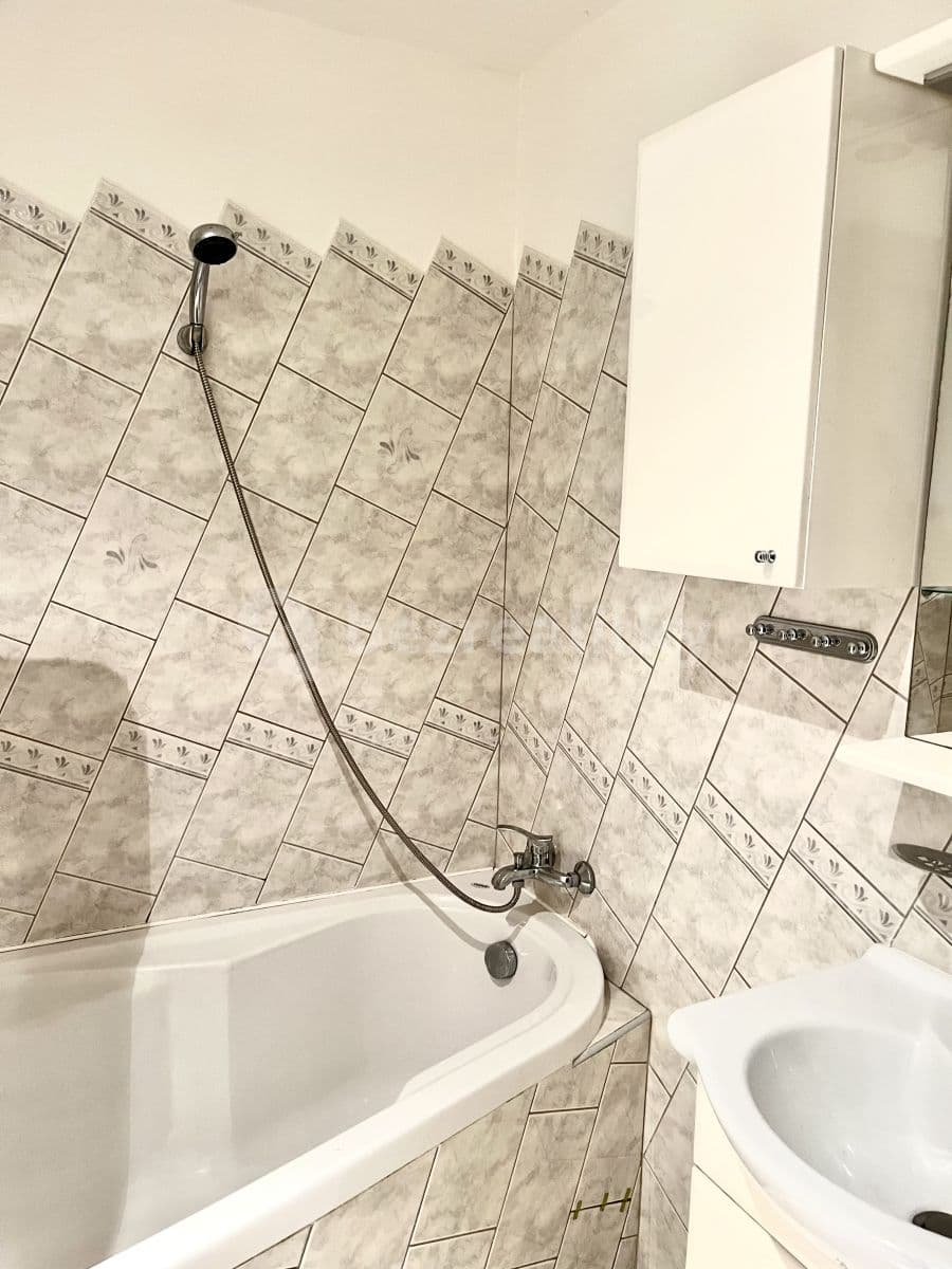 Prenájom bytu 2-izbový 54 m², Marie Majerové, Frýdek-Místek, Moravskoslezský kraj Prenájom bytu 2-izbový 54 m², Marie Majerové, Frýdek-Místek, Moravskoslezský kraj