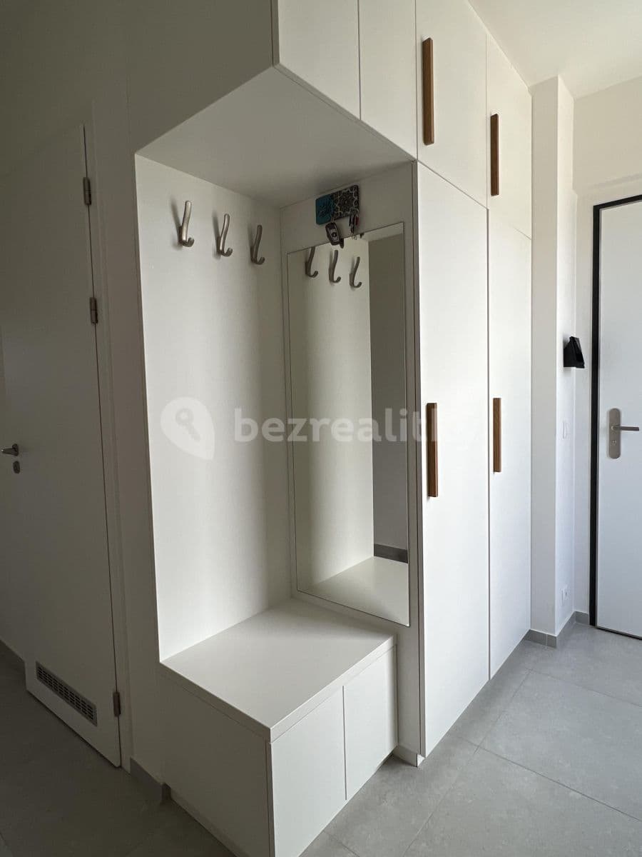 Prenájom bytu 3-izbový 71 m², Wassermannova, Praha, Praha Prenájom bytu 3-izbový 71 m², Wassermannova, Praha, Praha