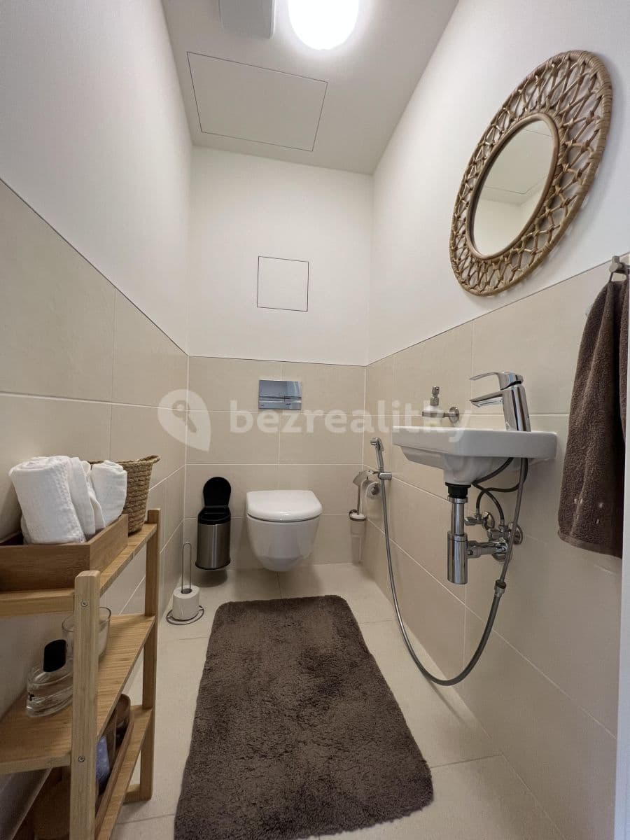 Prenájom bytu 3-izbový 71 m², Wassermannova, Praha, Praha Prenájom bytu 3-izbový 71 m², Wassermannova, Praha, Praha