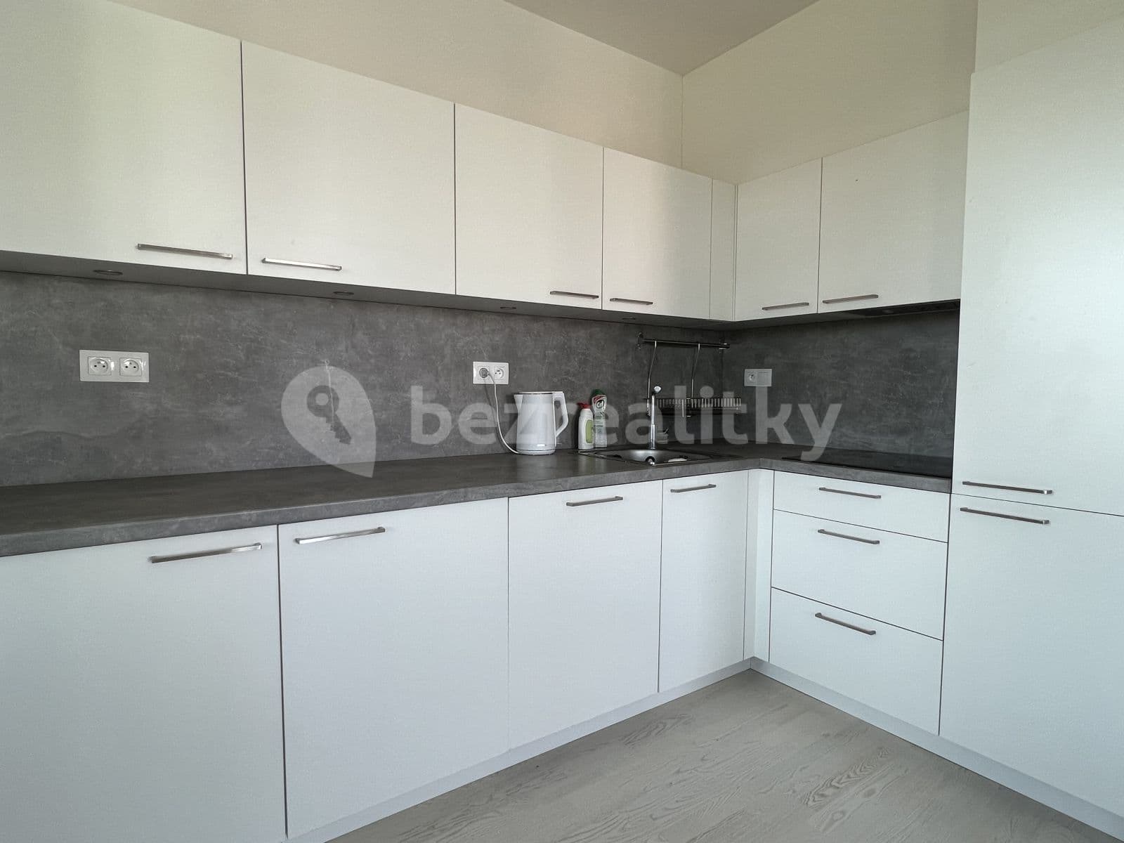 Prenájom bytu 3-izbový 71 m², Wassermannova, Praha, Praha Prenájom bytu 3-izbový 71 m², Wassermannova, Praha, Praha