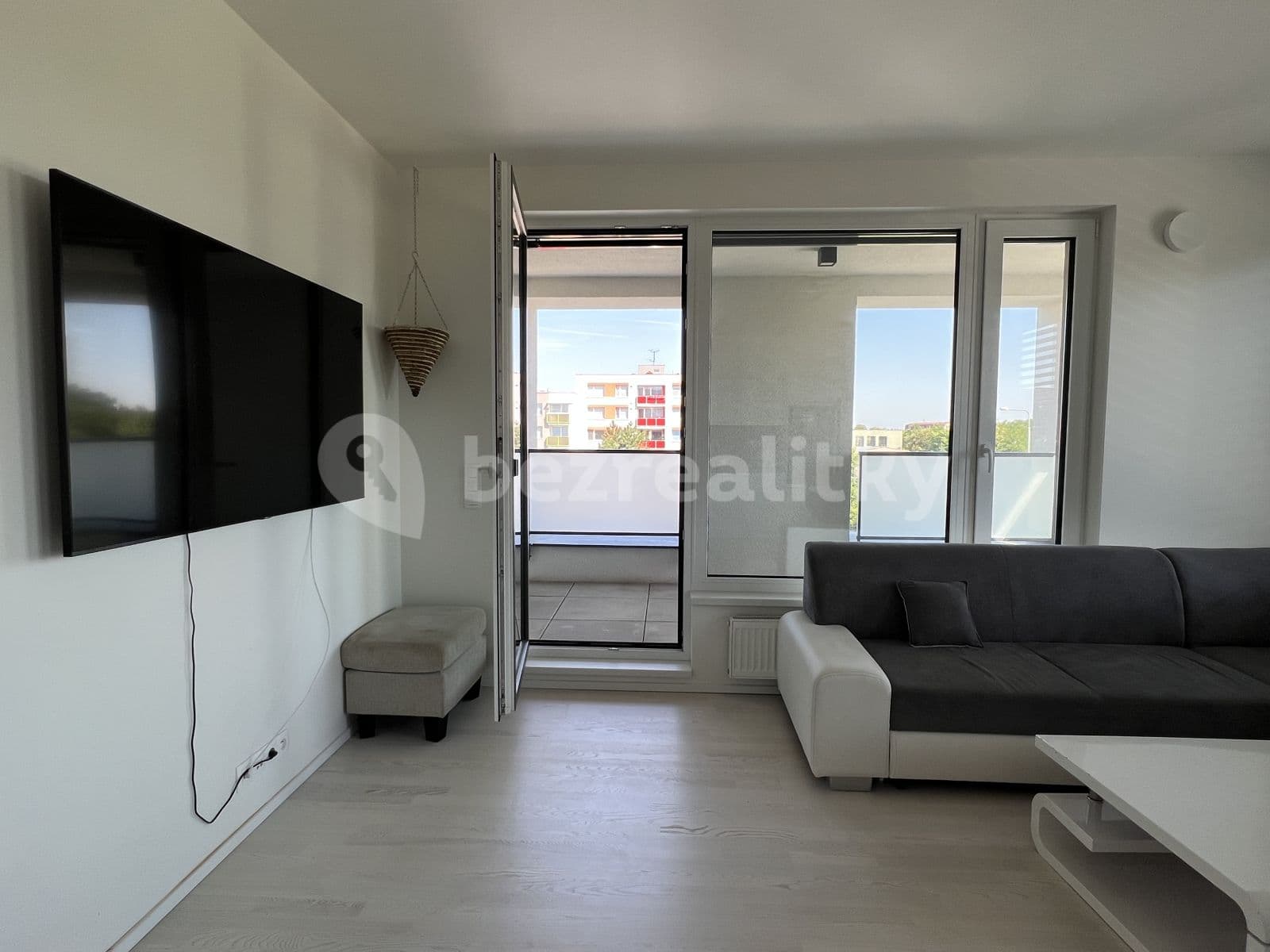Prenájom bytu 3-izbový 71 m², Wassermannova, Praha, Praha Prenájom bytu 3-izbový 71 m², Wassermannova, Praha, Praha