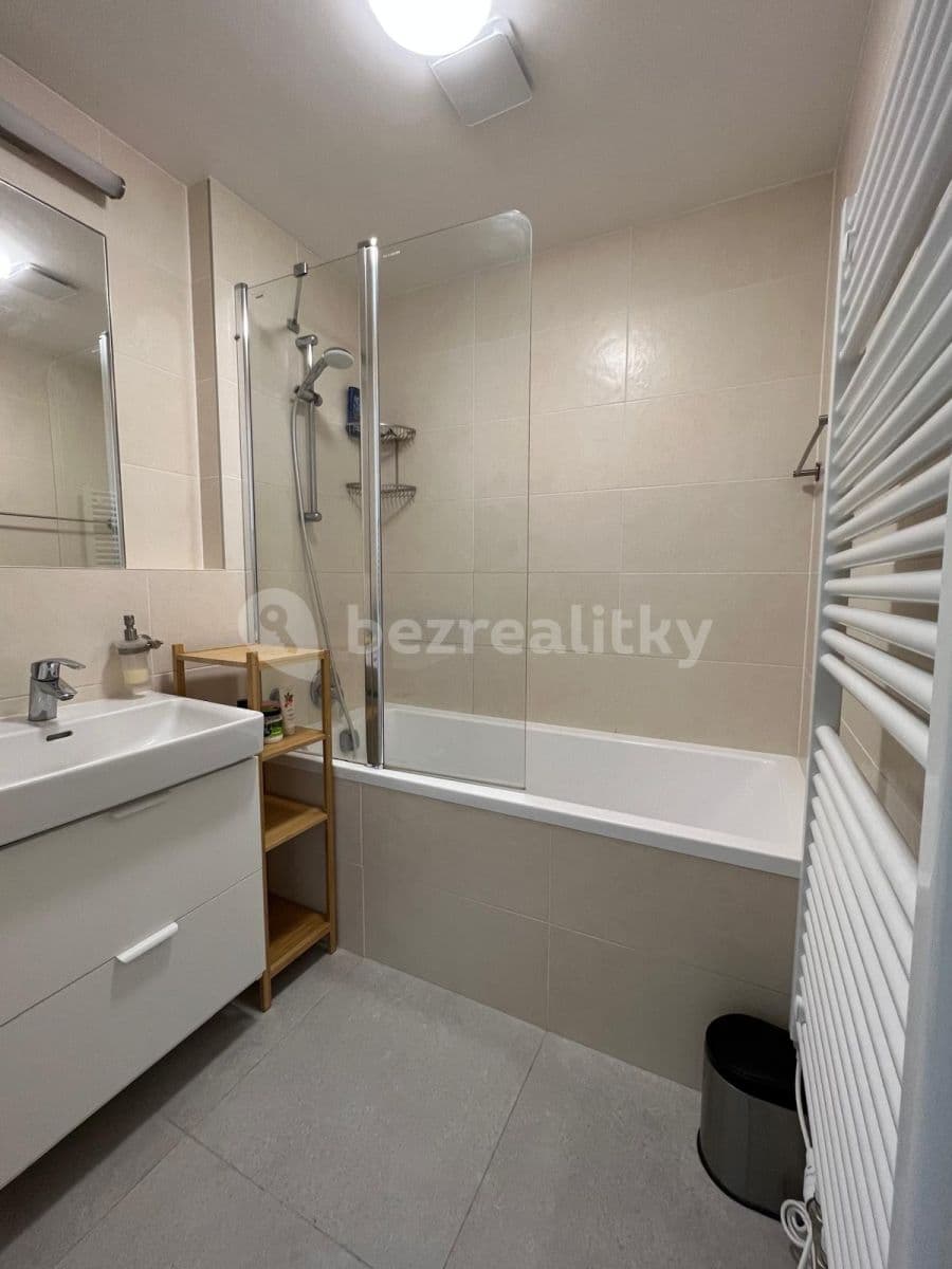 Prenájom bytu 3-izbový 71 m², Wassermannova, Praha, Praha Prenájom bytu 3-izbový 71 m², Wassermannova, Praha, Praha