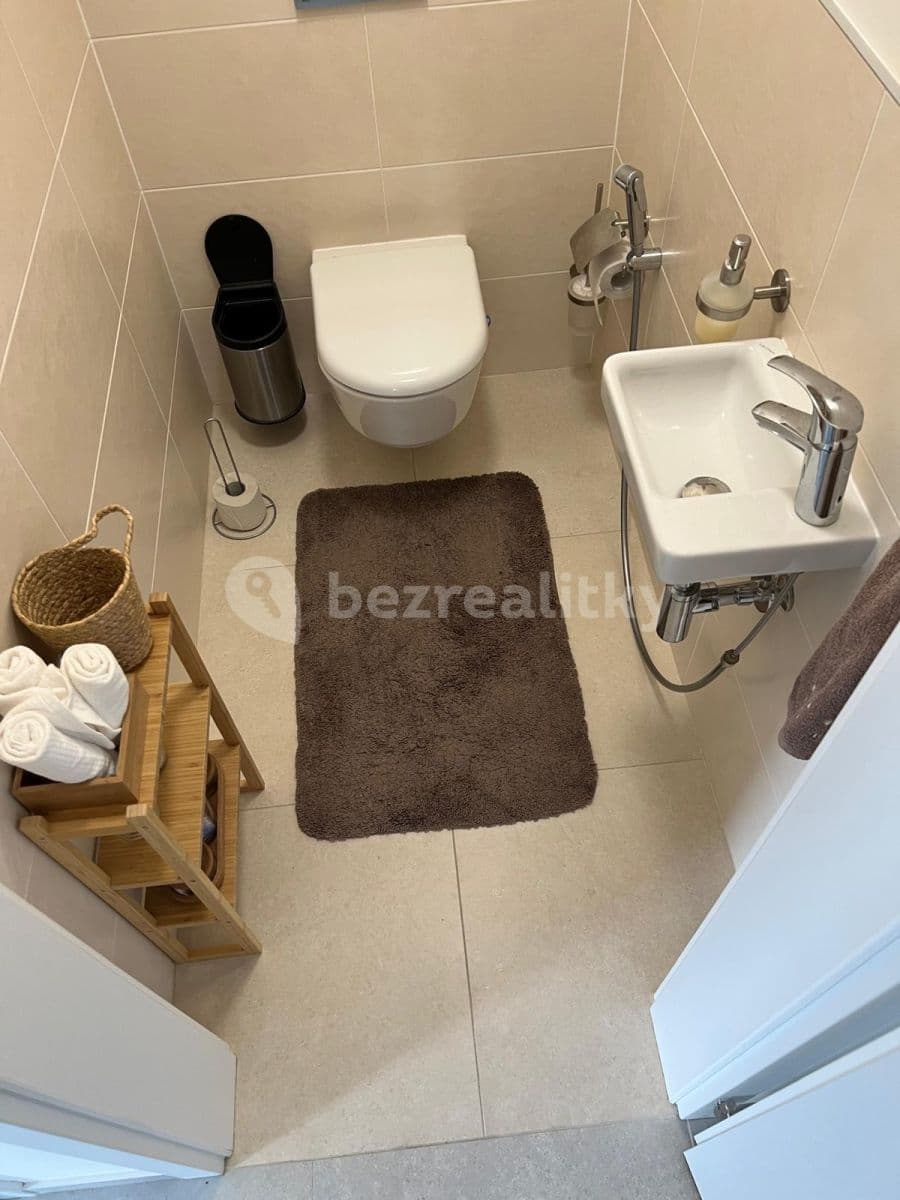 Prenájom bytu 3-izbový 71 m², Wassermannova, Praha, Praha Prenájom bytu 3-izbový 71 m², Wassermannova, Praha, Praha