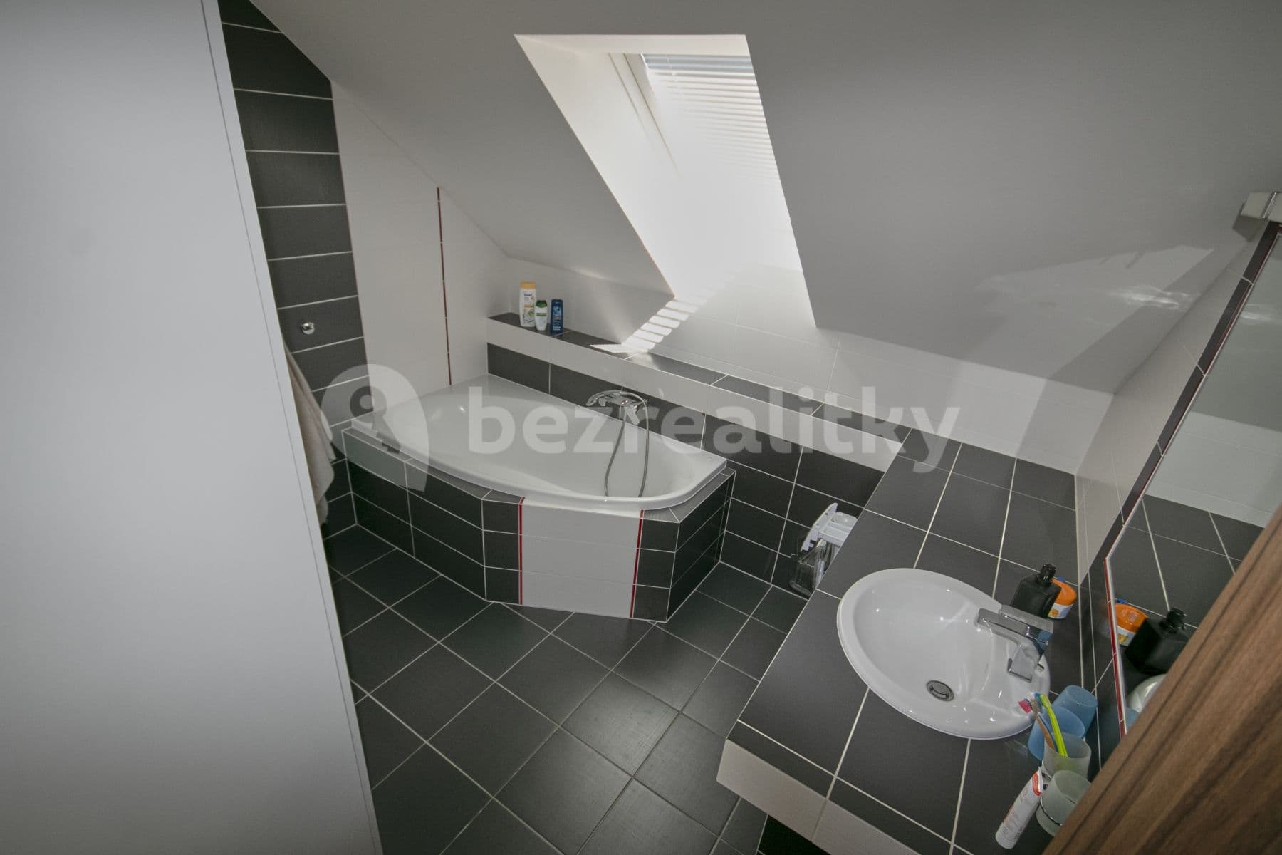 Prenájom domu 140 m², pozemek 1.200 m², Na Pavelce, Zlín, Zlínský kraj Prenájom domu 140 m², pozemek 1.200 m², Na Pavelce, Zlín, Zlínský kraj