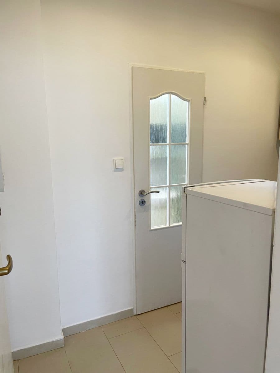 Prenájom bytu 1-izbový 30 m², Prostřední, Praha, Praha Prenájom bytu 1-izbový 30 m², Prostřední, Praha, Praha