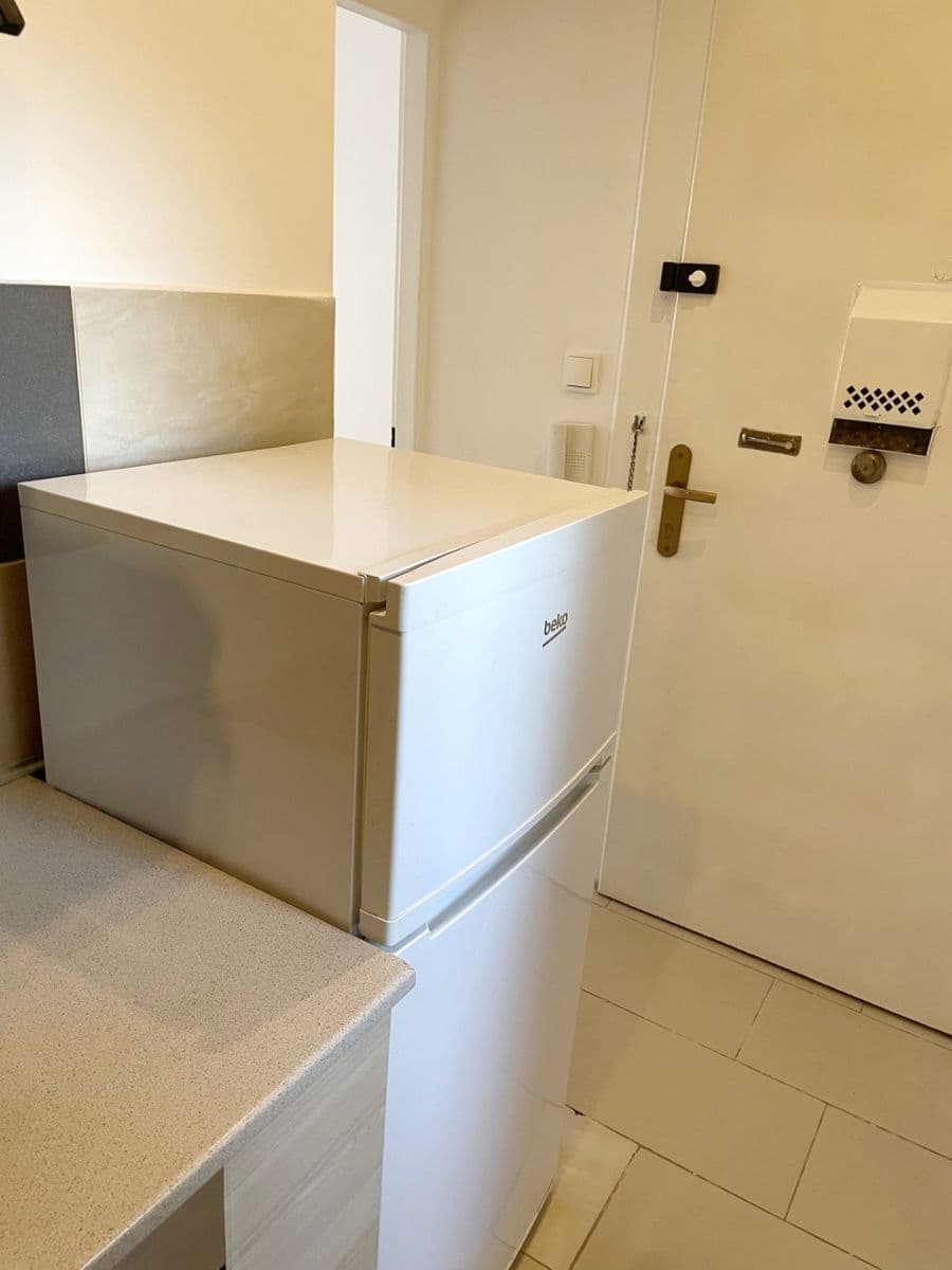 Prenájom bytu 1-izbový 30 m², Prostřední, Praha, Praha Prenájom bytu 1-izbový 30 m², Prostřední, Praha, Praha