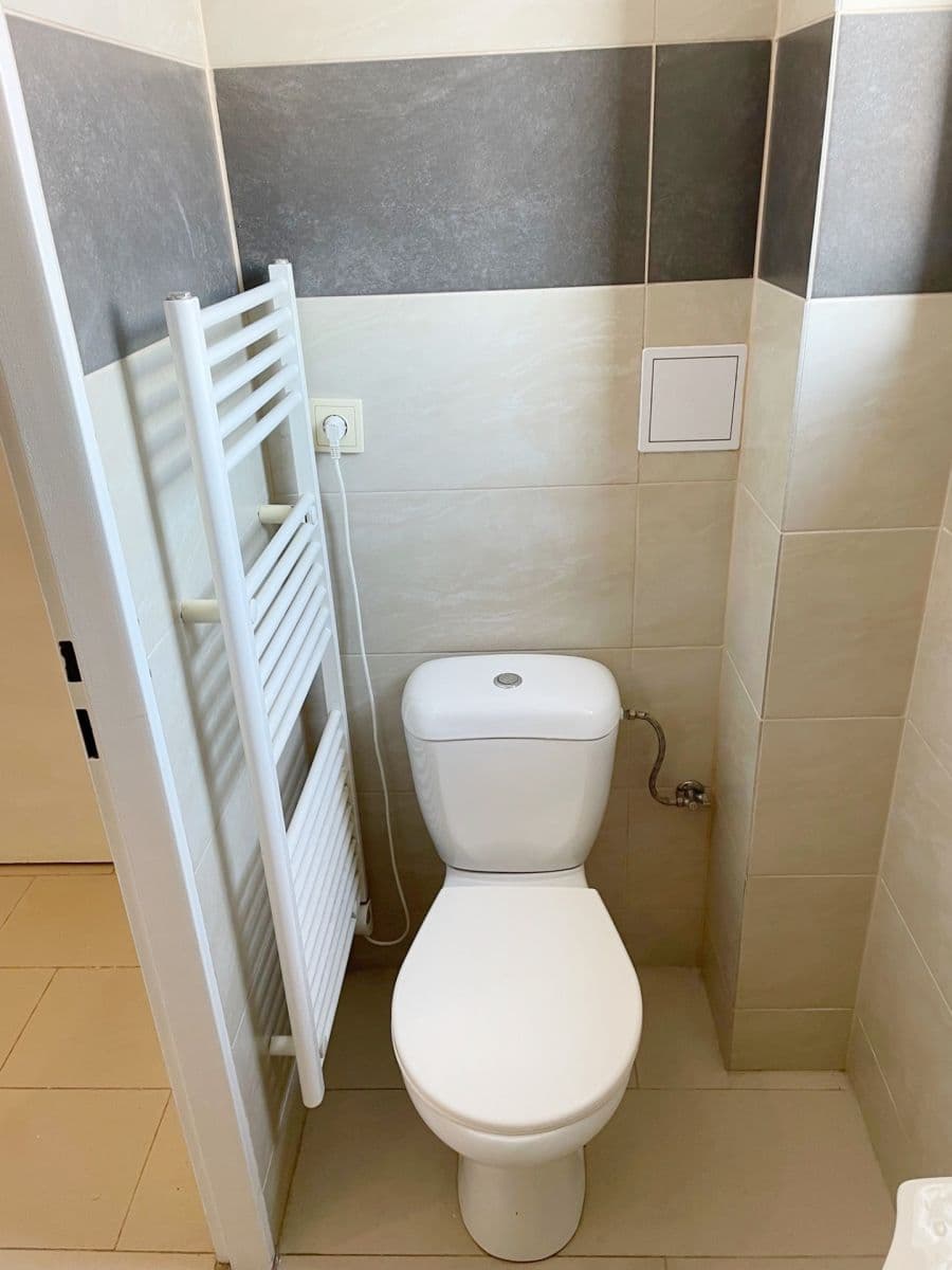 Prenájom bytu 1-izbový 30 m², Prostřední, Praha, Praha Prenájom bytu 1-izbový 30 m², Prostřední, Praha, Praha