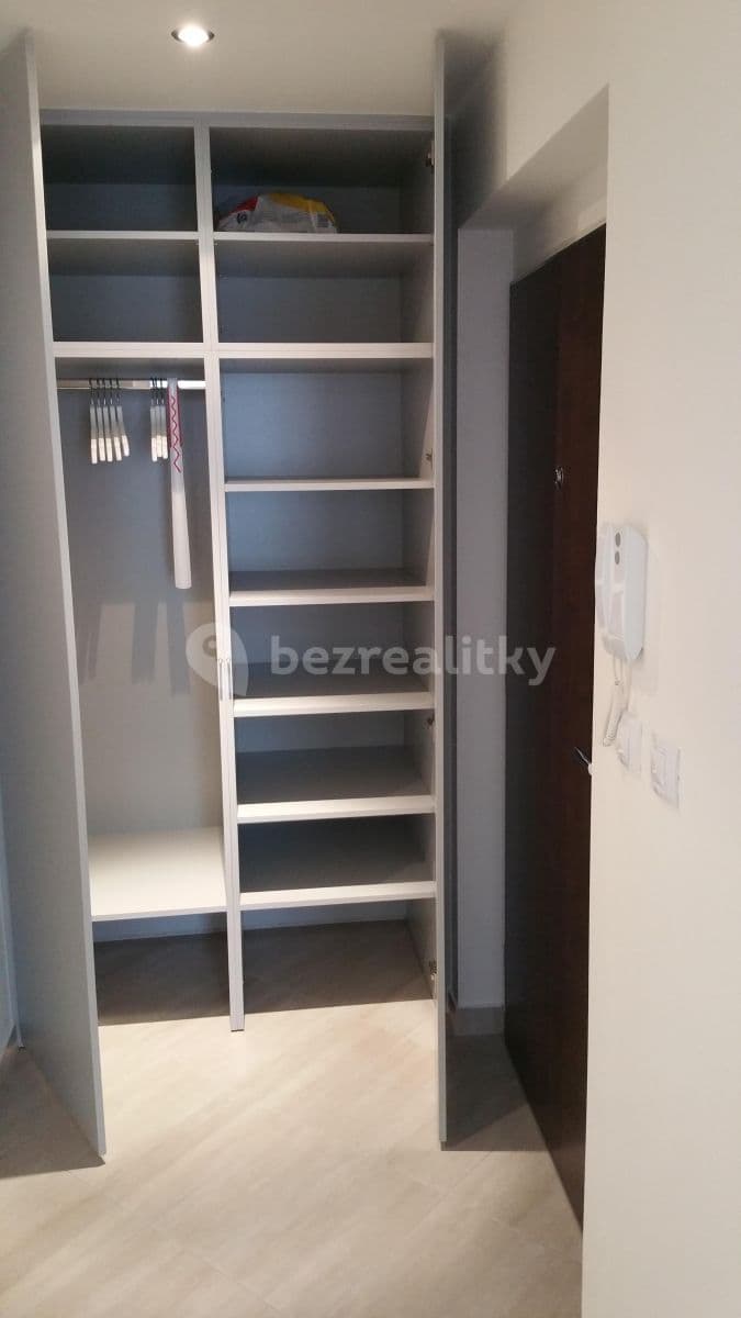 Prenájom bytu 2-izbový 50 m², Jateční, Praha, Praha Prenájom bytu 2-izbový 50 m², Jateční, Praha, Praha
