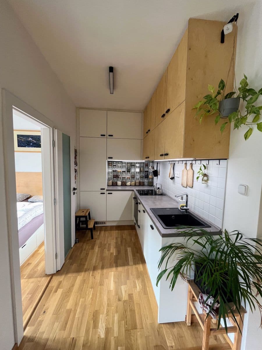 Prenájom bytu 2-izbový 41 m², Koulova, Praha, Praha Prenájom bytu 2-izbový 41 m², Koulova, Praha, Praha