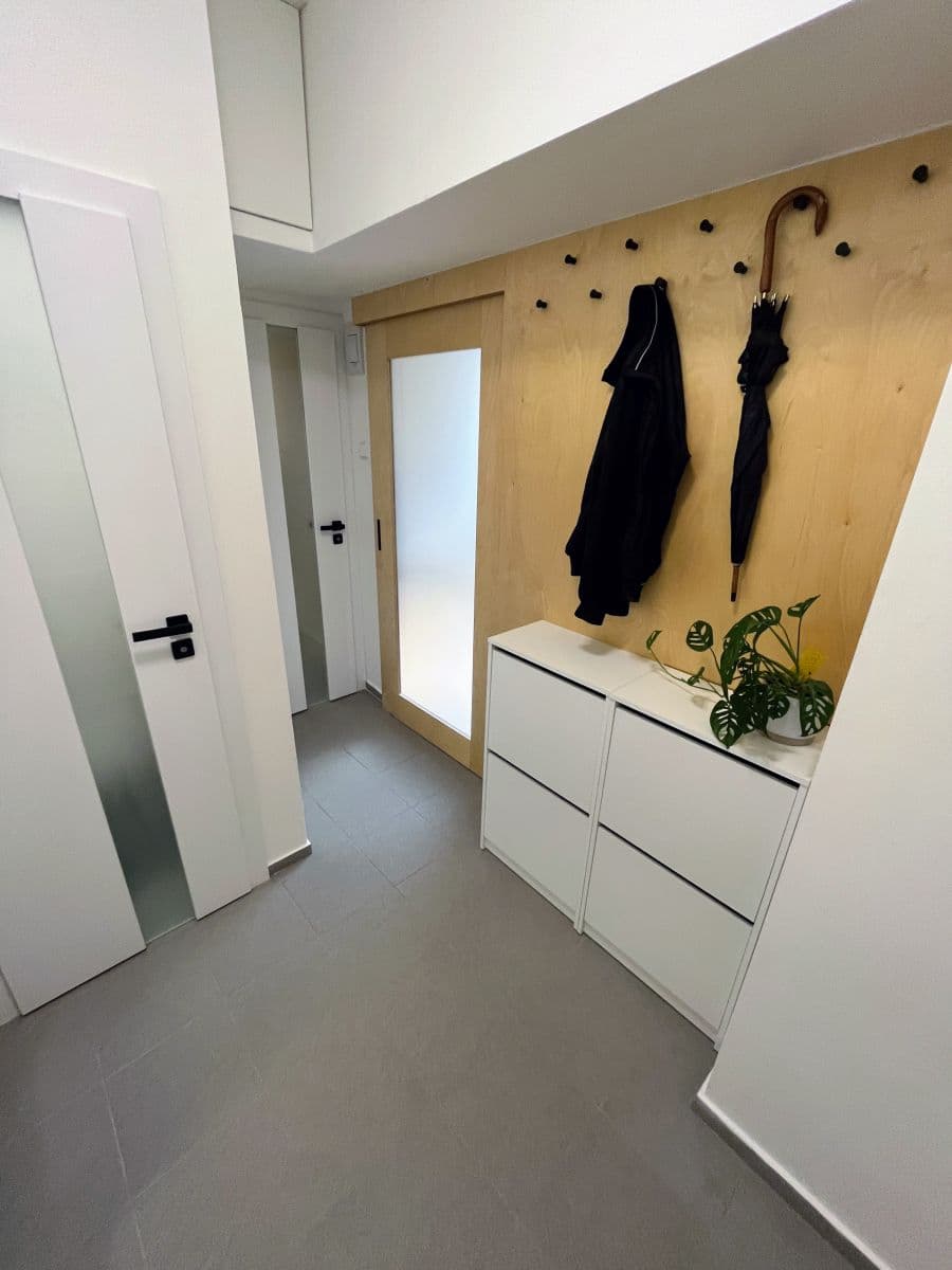 Prenájom bytu 2-izbový 41 m², Koulova, Praha, Praha Prenájom bytu 2-izbový 41 m², Koulova, Praha, Praha