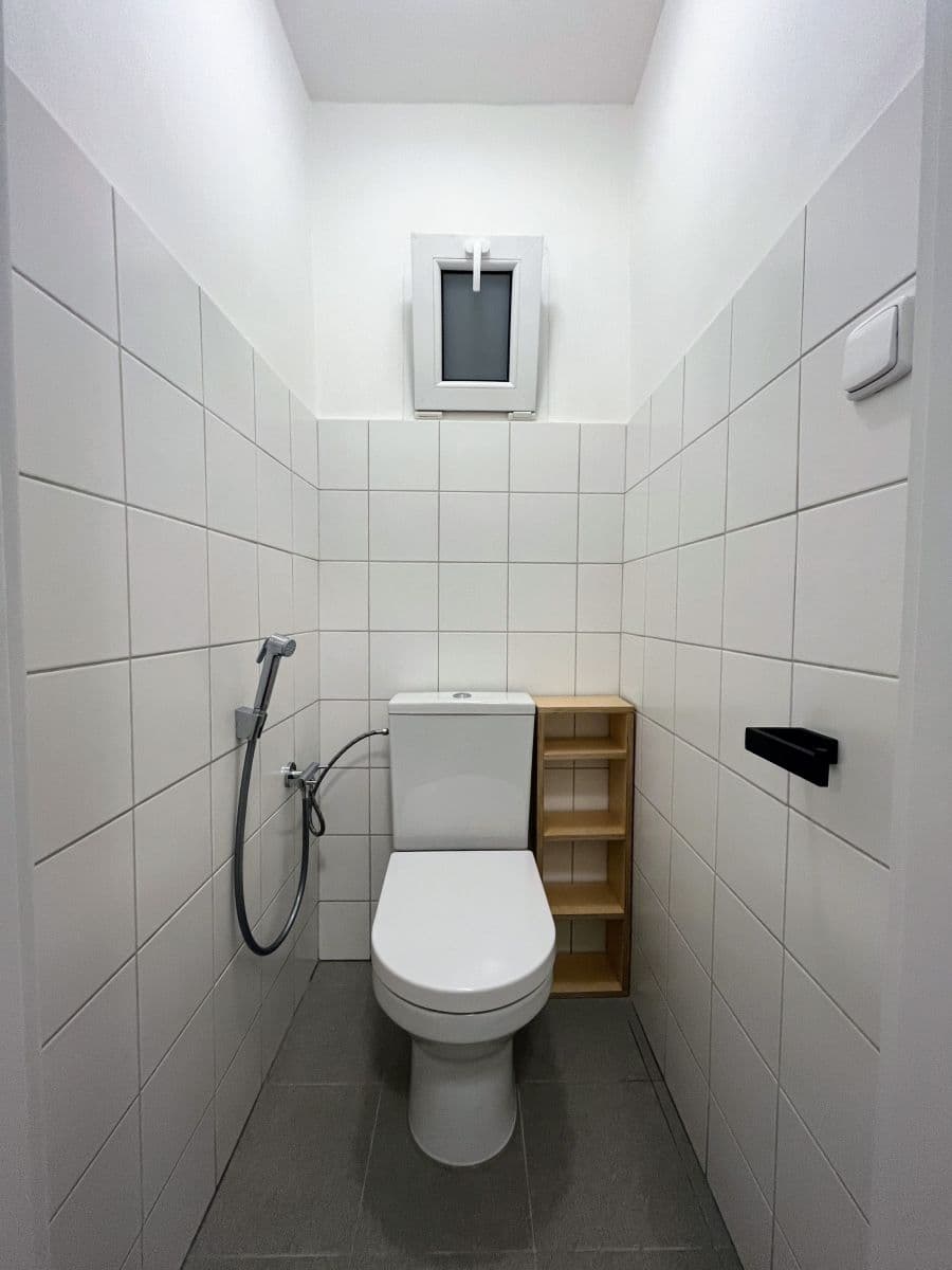 Prenájom bytu 2-izbový 41 m², Koulova, Praha, Praha Prenájom bytu 2-izbový 41 m², Koulova, Praha, Praha