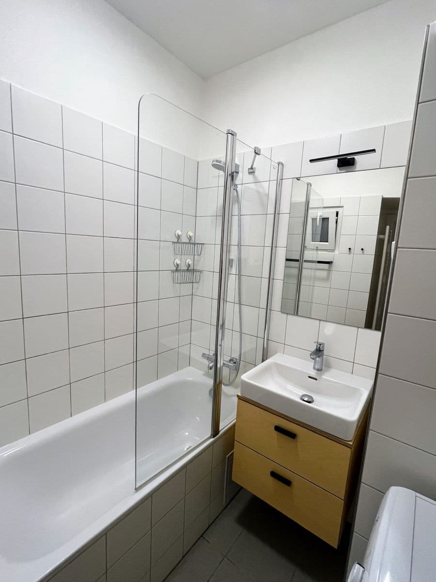 Prenájom bytu 2-izbový 41 m², Koulova, Praha, Praha Prenájom bytu 2-izbový 41 m², Koulova, Praha, Praha