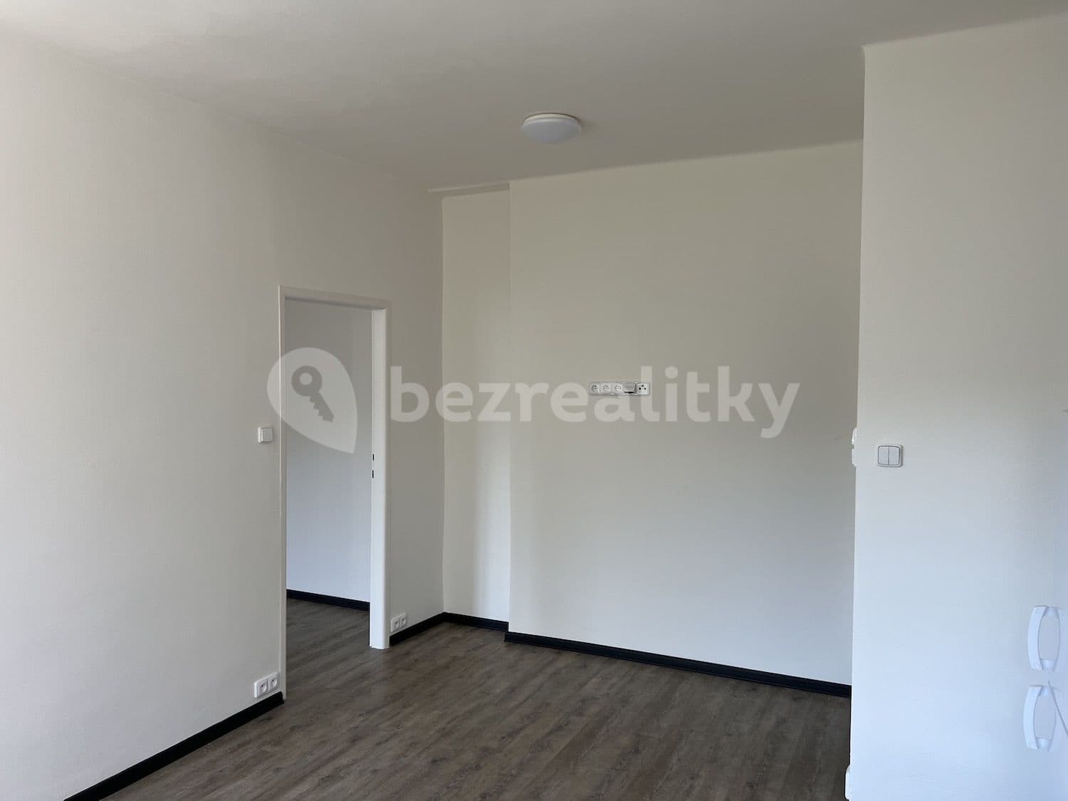 Prenájom bytu 2-izbový 43 m², Svojsíkova, Praha, Praha Prenájom bytu 2-izbový 43 m², Svojsíkova, Praha, Praha