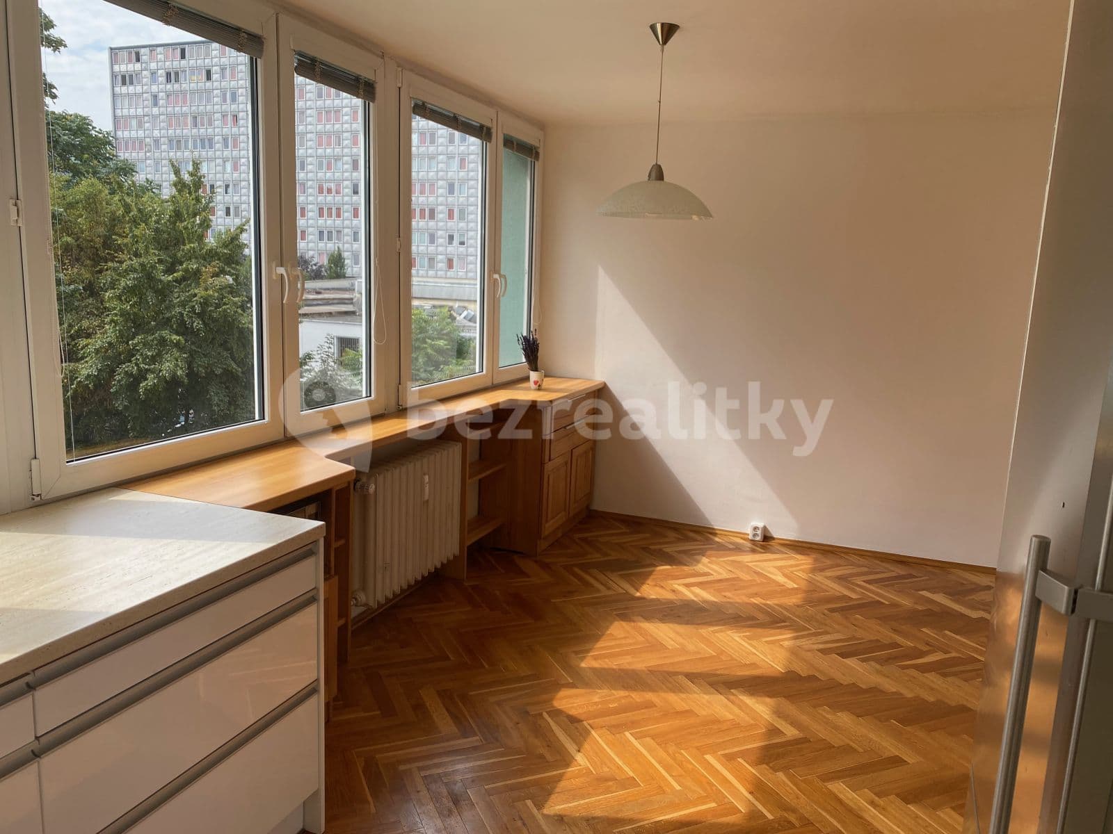 Prenájom bytu 3-izbový 60 m², K Olympiku, Praha, Praha Prenájom bytu 3-izbový 60 m², K Olympiku, Praha, Praha