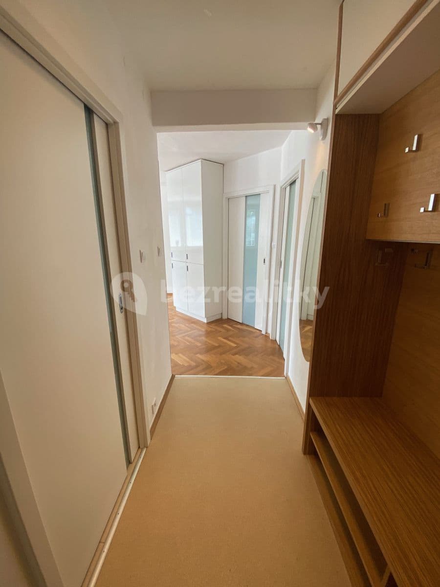 Prenájom bytu 3-izbový 60 m², K Olympiku, Praha, Praha Prenájom bytu 3-izbový 60 m², K Olympiku, Praha, Praha