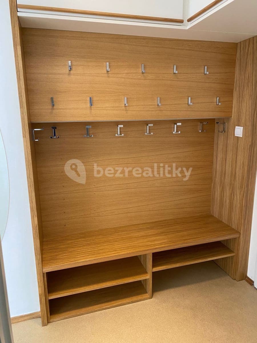 Prenájom bytu 3-izbový 60 m², K Olympiku, Praha, Praha Prenájom bytu 3-izbový 60 m², K Olympiku, Praha, Praha