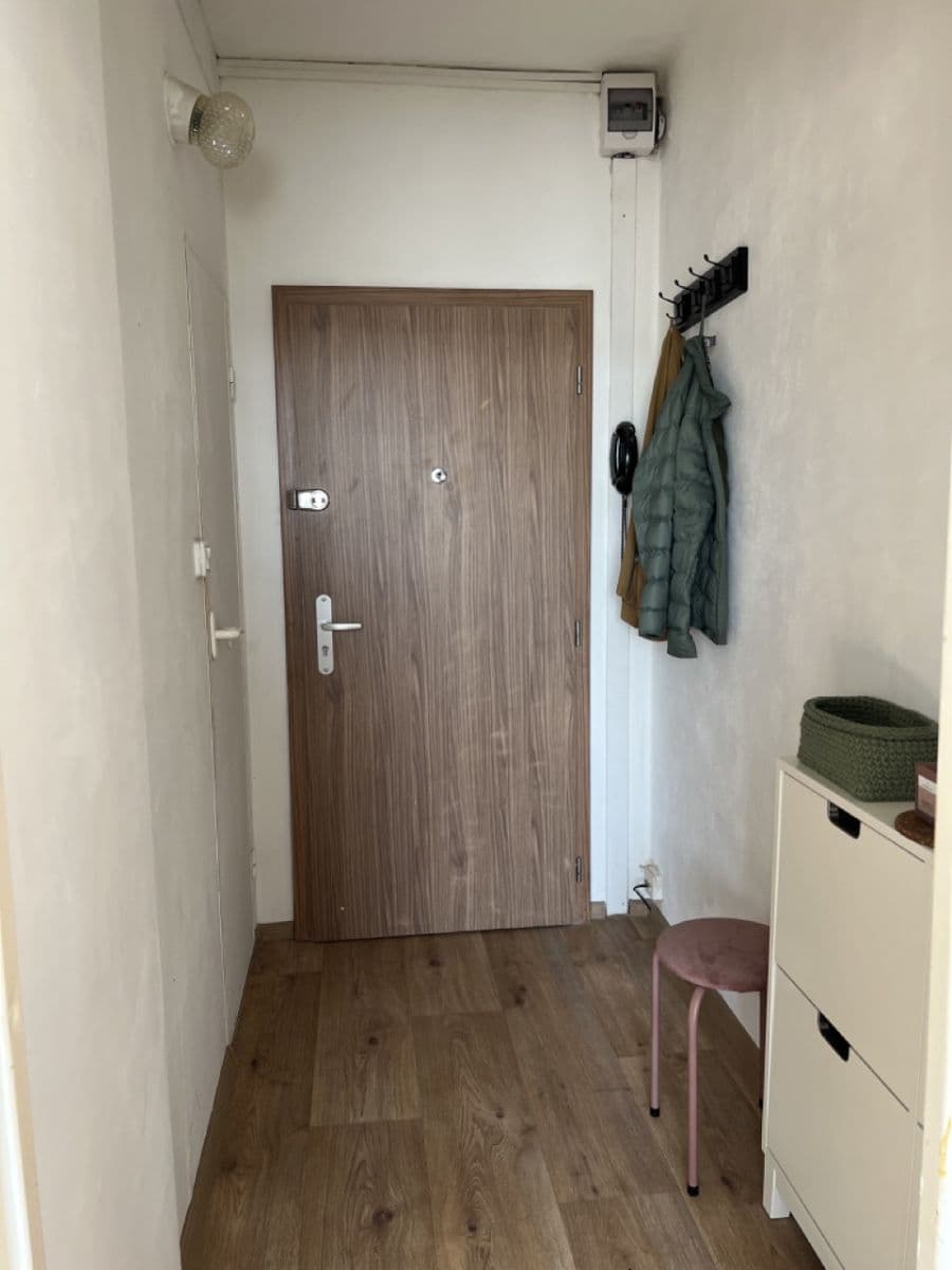 Prenájom bytu 2-izbový 36 m², Kosmova, Ústí nad Labem, Ústecký kraj Prenájom bytu 2-izbový 36 m², Kosmova, Ústí nad Labem, Ústecký kraj