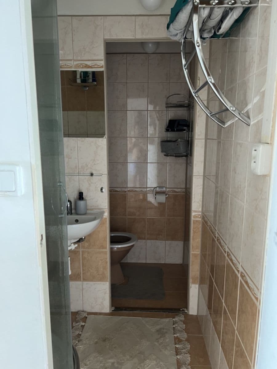 Prenájom bytu 2-izbový 36 m², Kosmova, Ústí nad Labem, Ústecký kraj Prenájom bytu 2-izbový 36 m², Kosmova, Ústí nad Labem, Ústecký kraj
