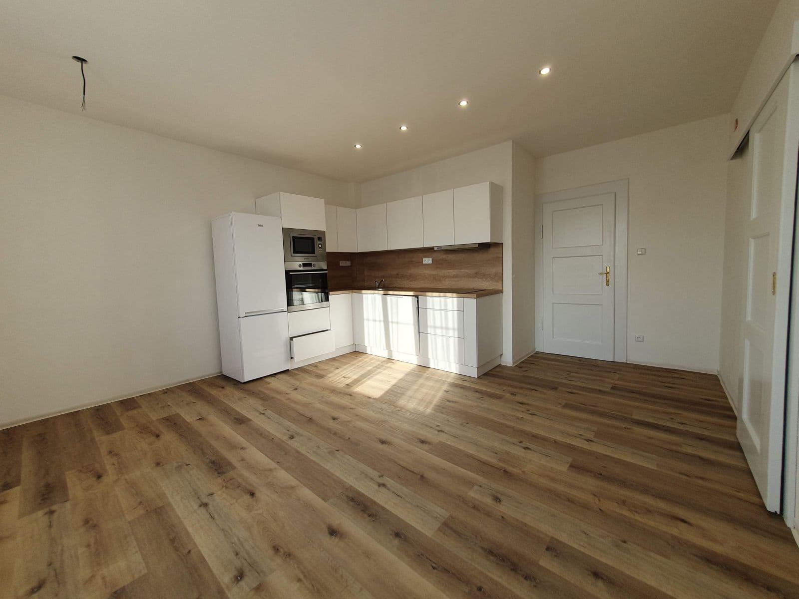 Prenájom bytu 4-izbový 160 m², Vochovská, Plzeň, Plzeňský kraj Prenájom bytu 4-izbový 160 m², Vochovská, Plzeň, Plzeňský kraj