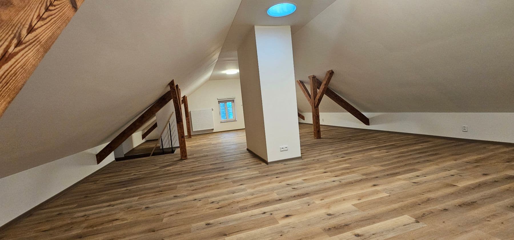 Prenájom bytu 4-izbový 160 m², Vochovská, Plzeň, Plzeňský kraj Prenájom bytu 4-izbový 160 m², Vochovská, Plzeň, Plzeňský kraj