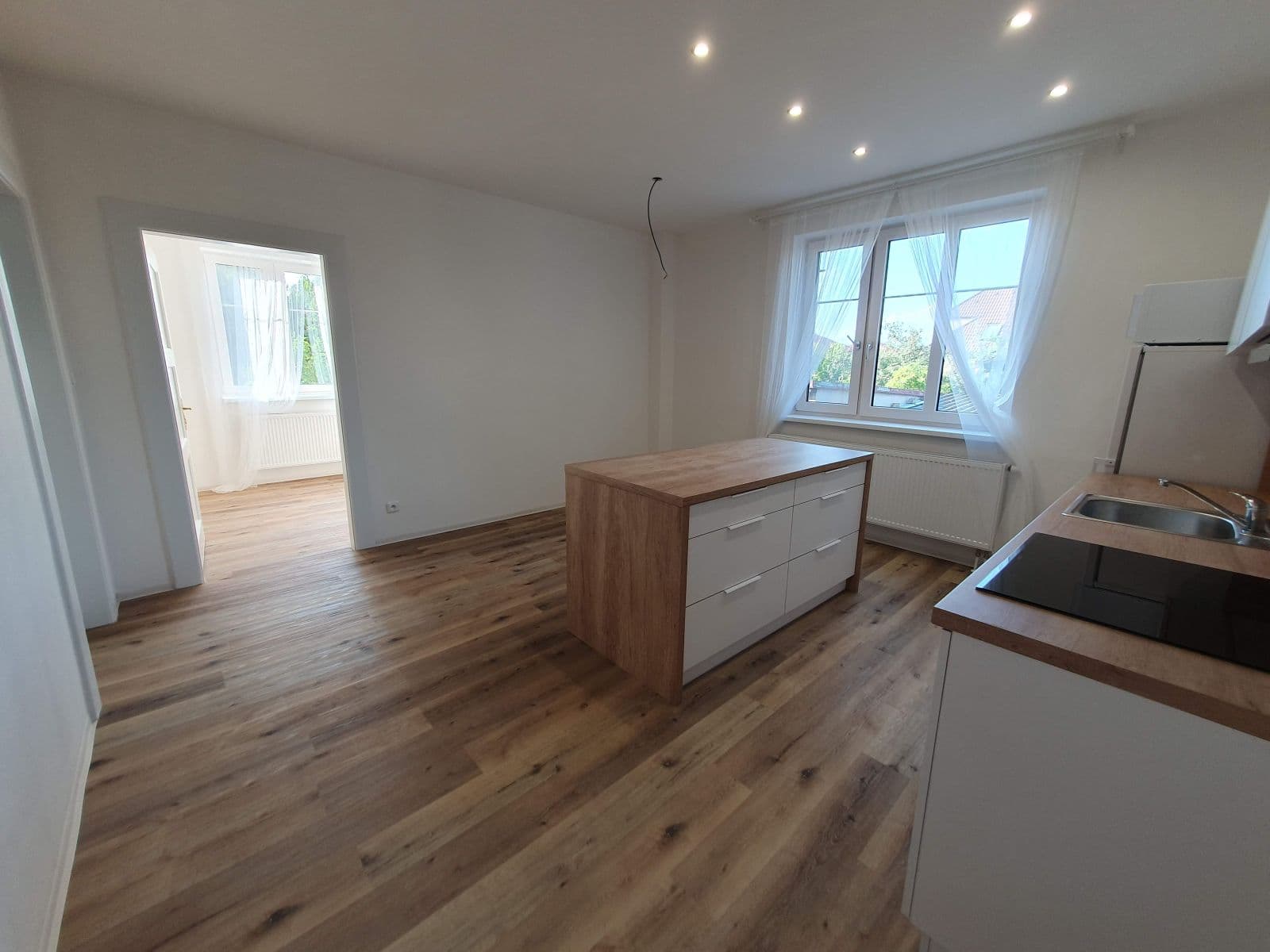 Prenájom bytu 4-izbový 93 m², Vochovská, Plzeň, Plzeňský kraj Prenájom bytu 4-izbový 93 m², Vochovská, Plzeň, Plzeňský kraj