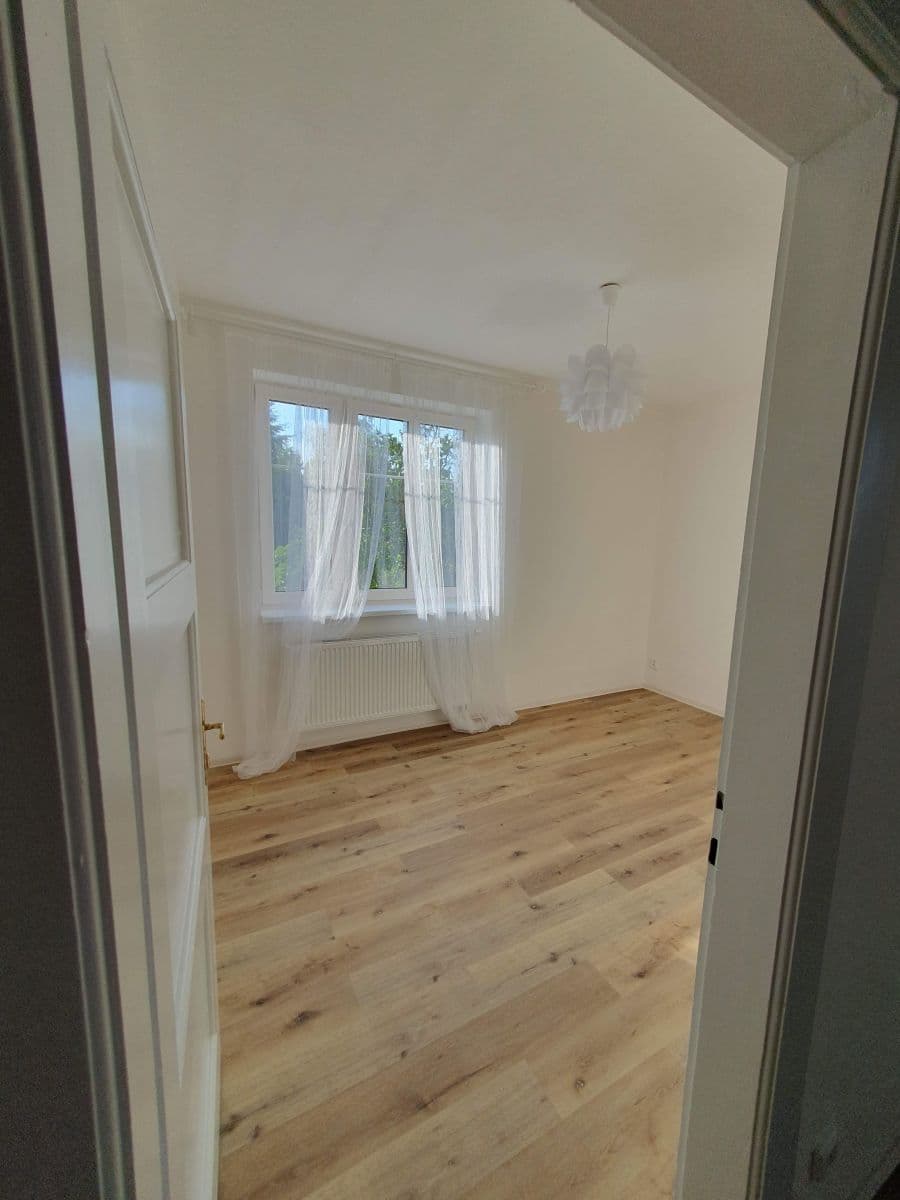 Prenájom bytu 4-izbový 93 m², Vochovská, Plzeň, Plzeňský kraj Prenájom bytu 4-izbový 93 m², Vochovská, Plzeň, Plzeňský kraj